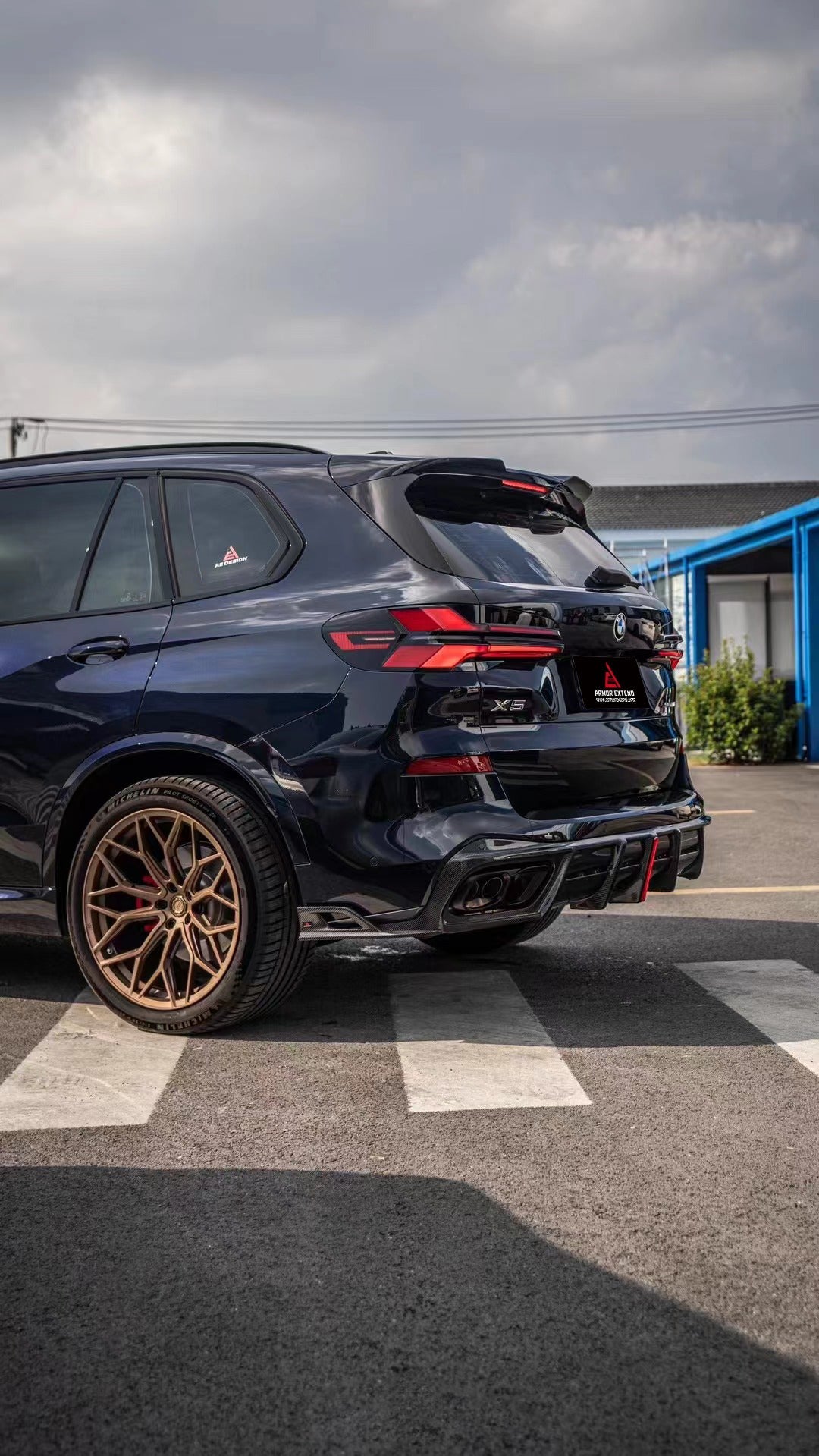 BMW X5 G05 M50i X/S Drive 40i (with M-Package) (Fits Both Pre-LCI & LCI) 2019 2020 2021 2022 2023 2024 with Aftermarket Parts -?AE Style Rear Diffuser Carbon Fiber from?ArmorExtend