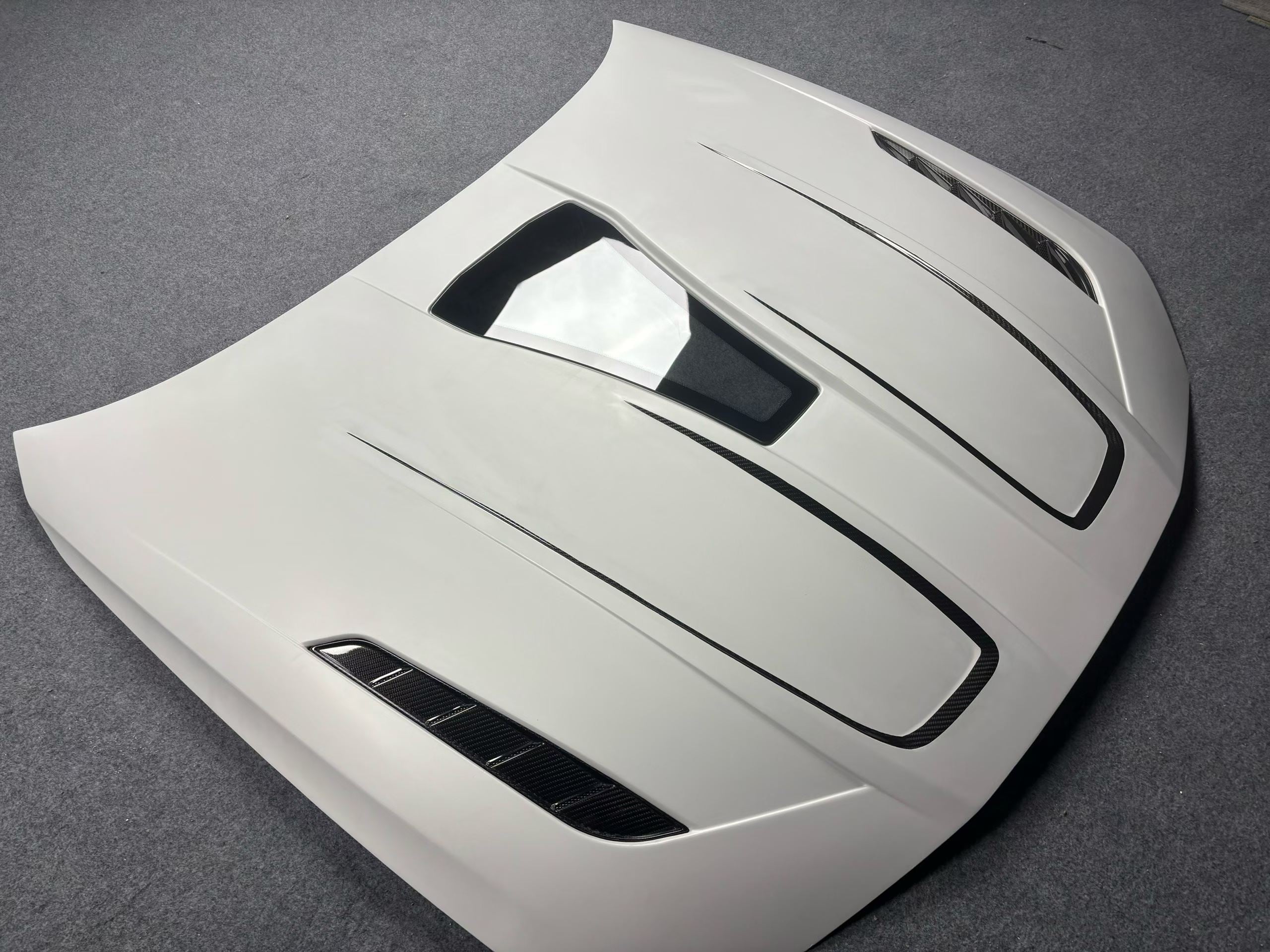 BMW 4 Series M440 430 G22 G23 2020-ON &amp; 4 Series M440 430 G26 2020-ON with Aftermarket Parts - V3 Tempered Glass Clearview Hood Dry Pre-preg Carbon Fiber from Aero Republic