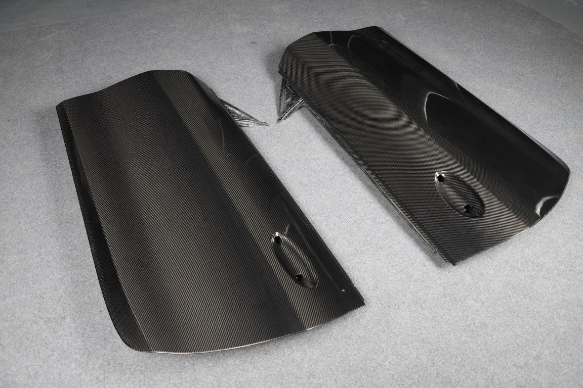 BMW M4 / M4C / M4CS G82 G83 2021-ON with Aftermarket Parts - Front Fenders Dry Pre-preg Carbon Fiber from Aero Republic