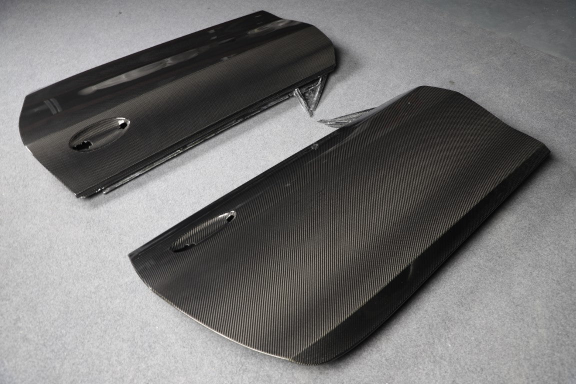 BMW M4 / M4C / M4CS G82 G83 2021-ON with Aftermarket Parts - Front Fenders Dry Pre-preg Carbon Fiber from Aero Republic