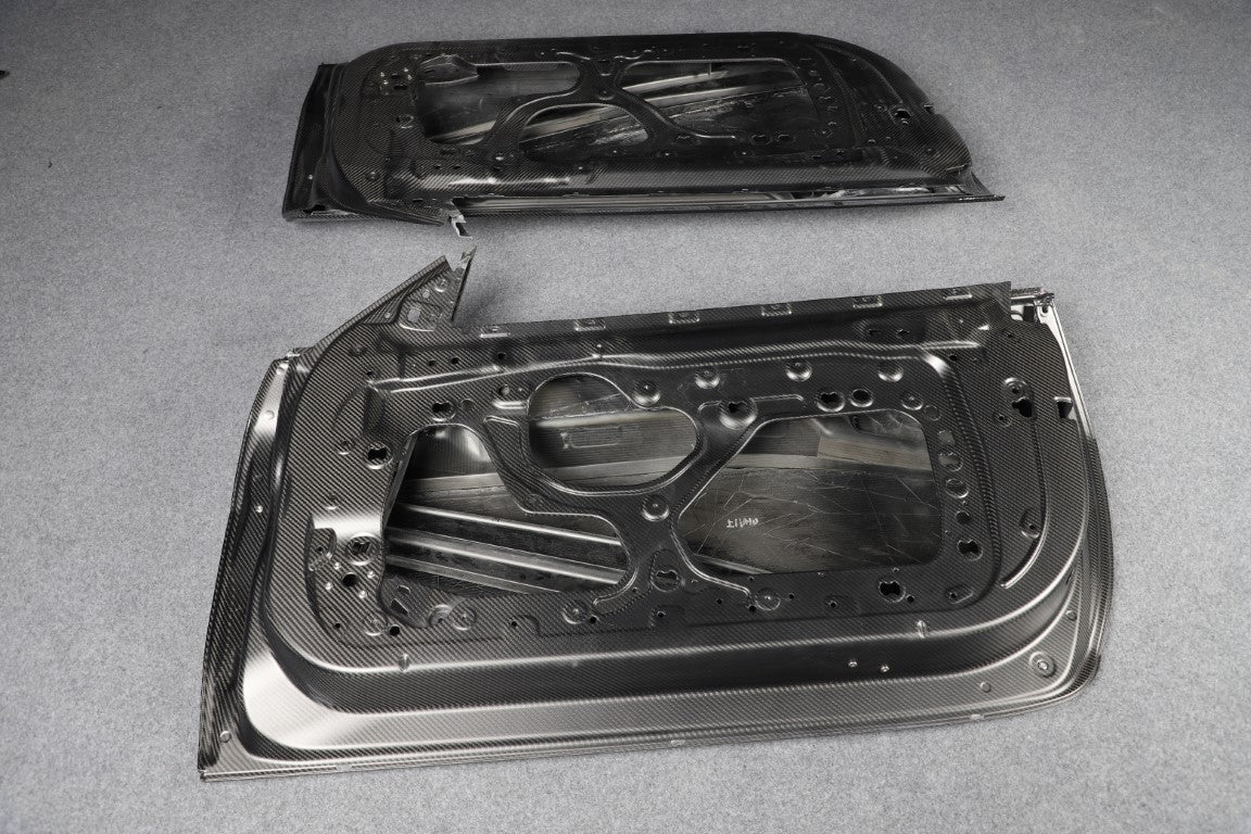 BMW M4 / M4C / M4CS G82 G83 2021-ON with Aftermarket Parts - Front Fenders Dry Pre-preg Carbon Fiber from Aero Republic