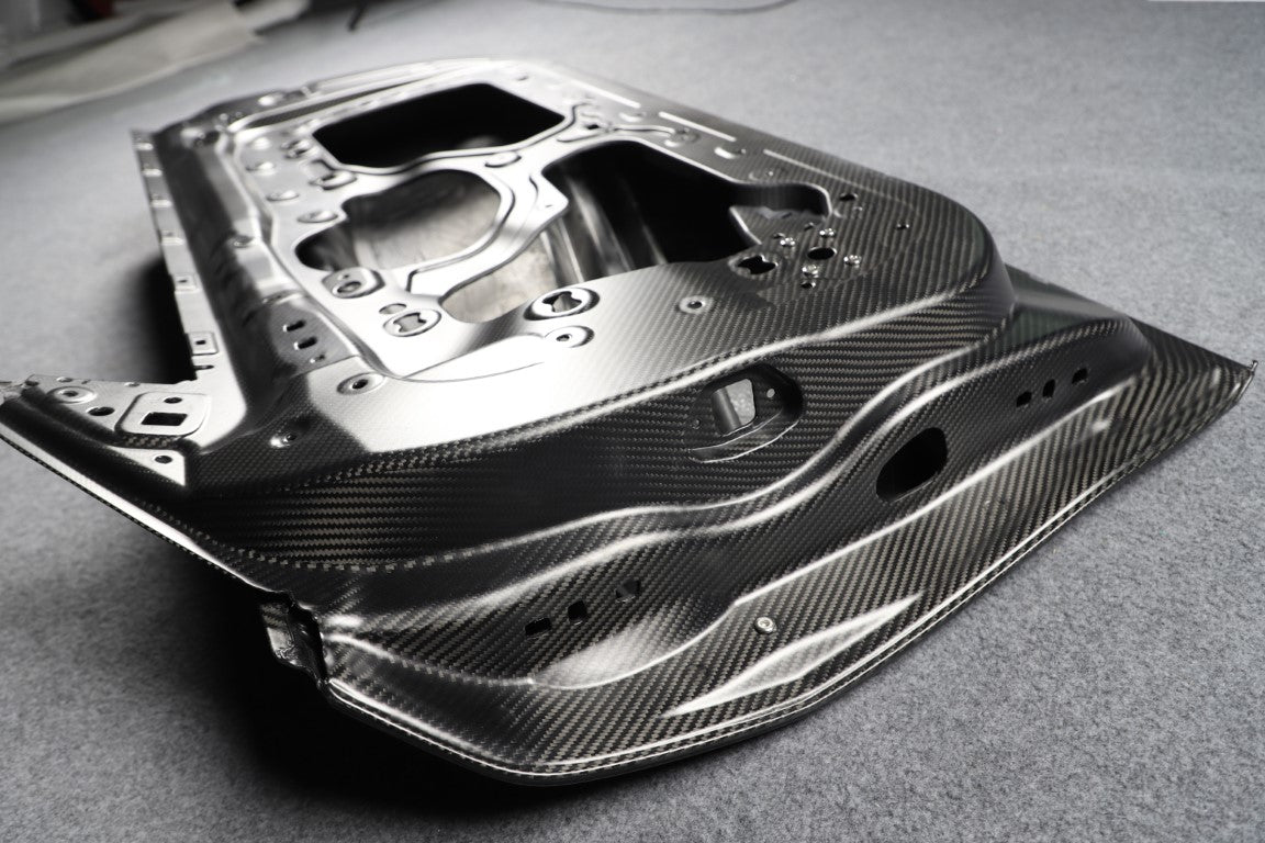 BMW M4 / M4C / M4CS G82 G83 2021-ON with Aftermarket Parts - Front Fenders Dry Pre-preg Carbon Fiber from Aero Republic