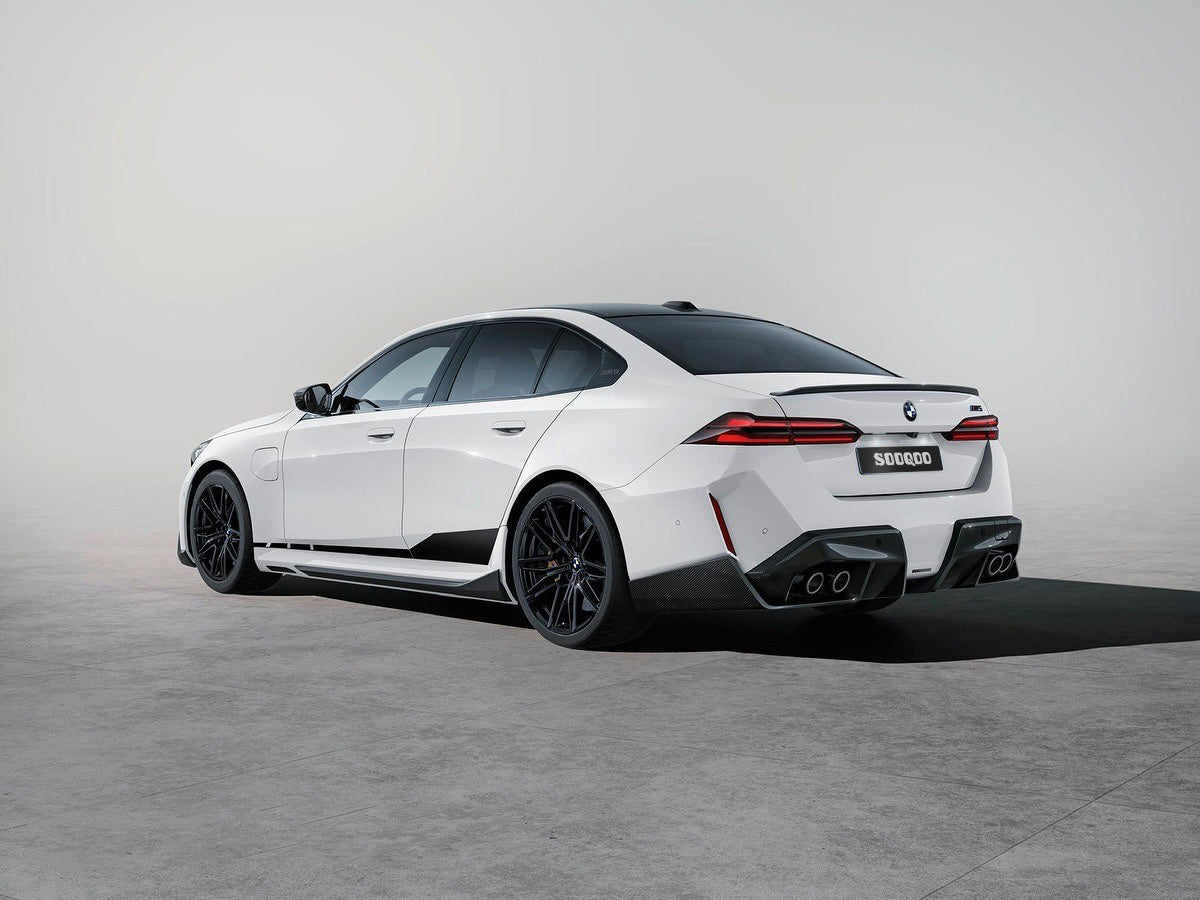 BMW M5 M5C G90 2024-ON with Aftermarket Parts - MP Style Side Skirts?Pre-preg Carbon Fiber from Aero Republic