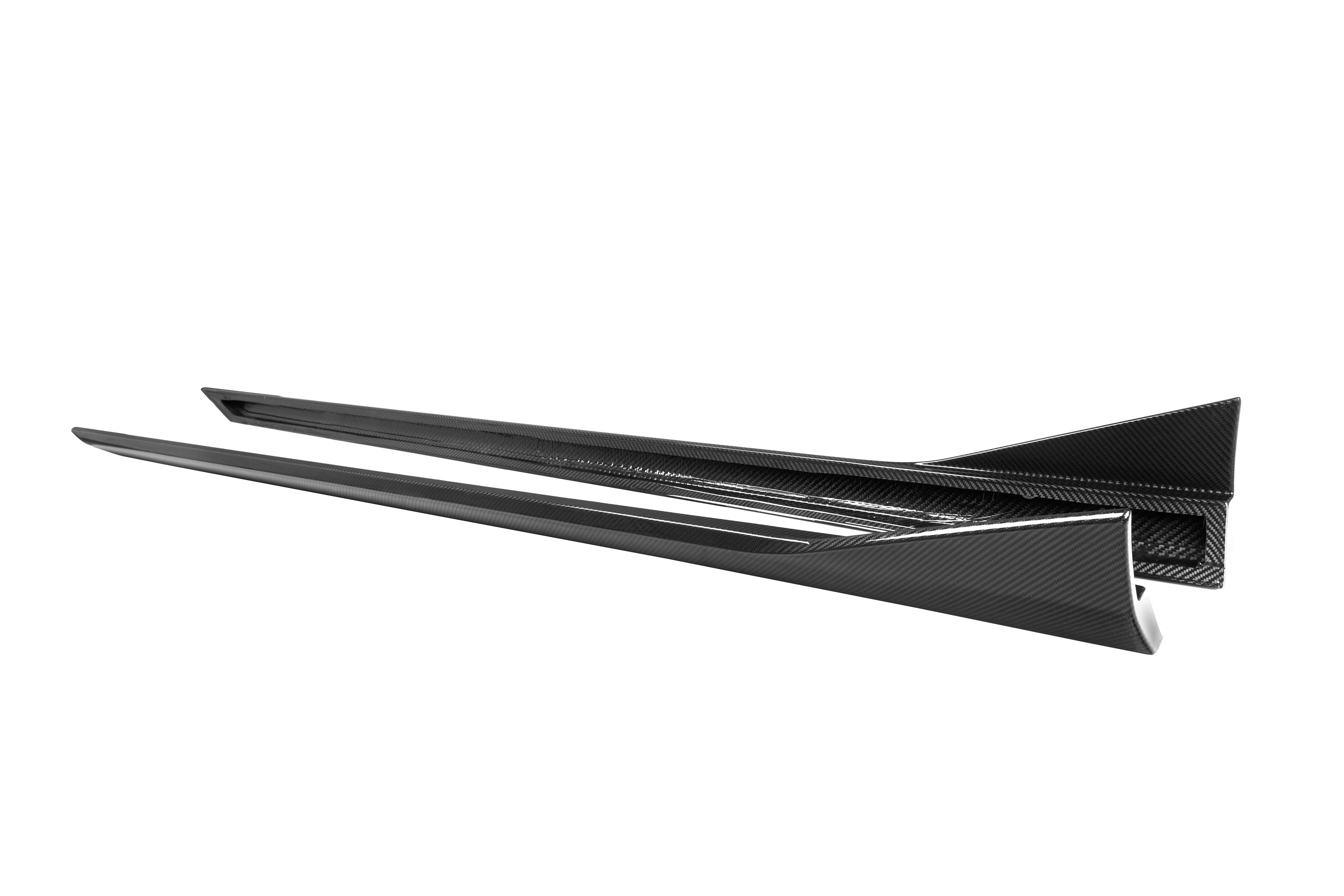 BMW M5 M5C G90 2024-ON with Aftermarket Parts - MP Style Side Skirts?Pre-preg Carbon Fiber from Aero Republic