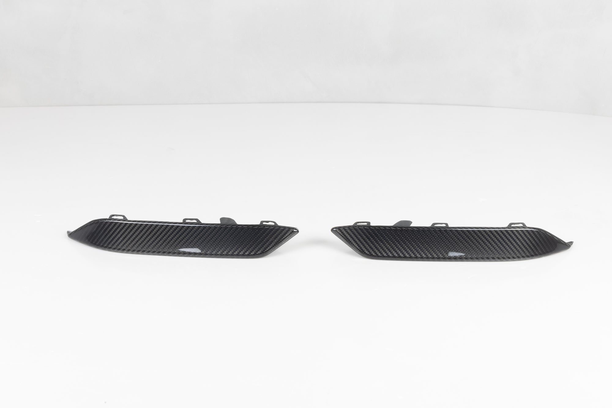 BMW M8 F91 F92 F93 2019-ON with Aftermarket Parts - OE Style Front Bumper Side Lower Vent Trim?Carbon Fiber from Aero Republic