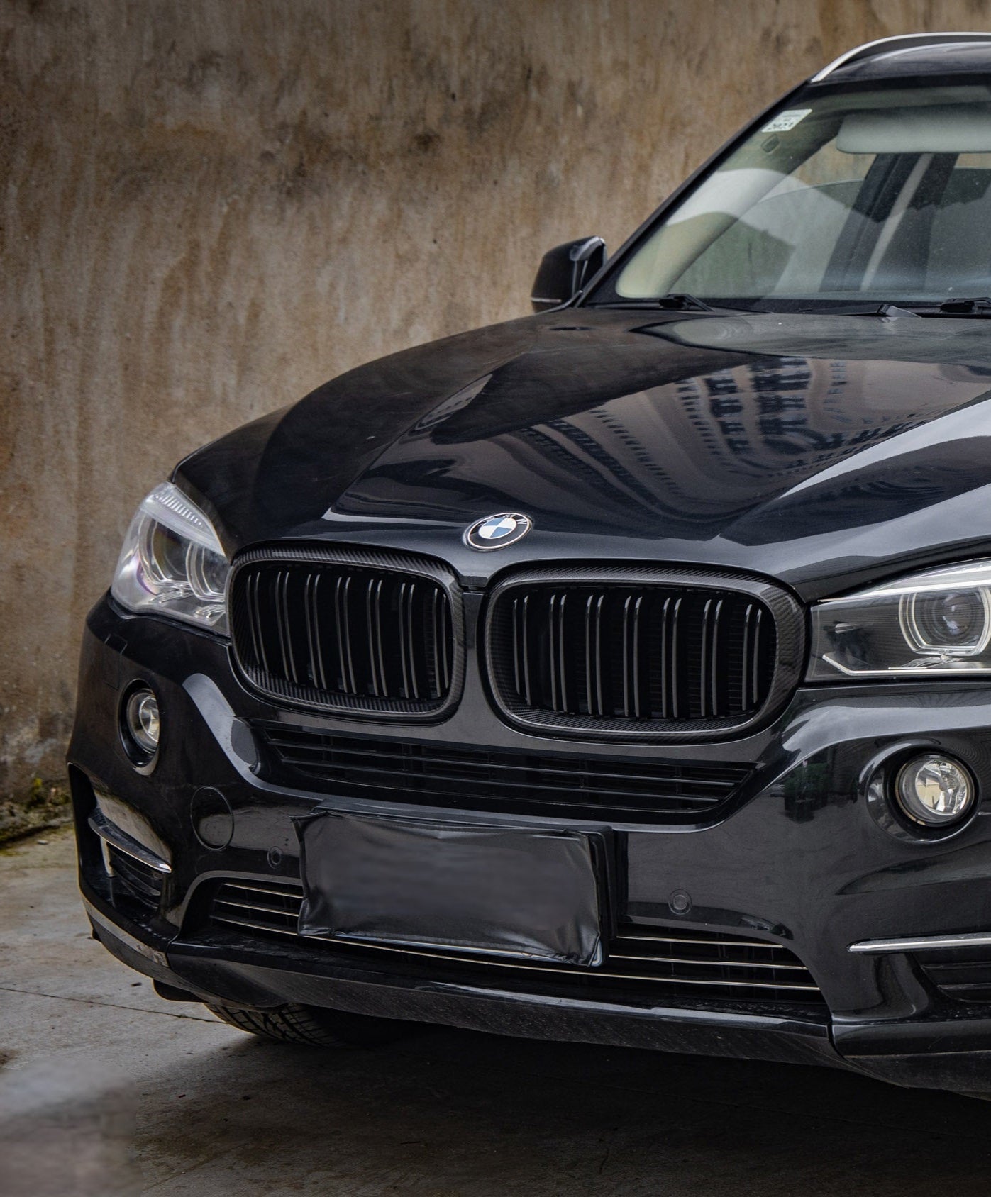 BMW X5 xDrive50i eDrive F15 2014 2015 2016 2017 2018 &?X6 M50d xDrive50i s/xDrive35i xDrive40d xDrive30d F16 2015 2016 2017 2018 2019?with Aftermarket Parts - Dual Slat Front Kidney Grill?Carbon Fiber from Aero Republic