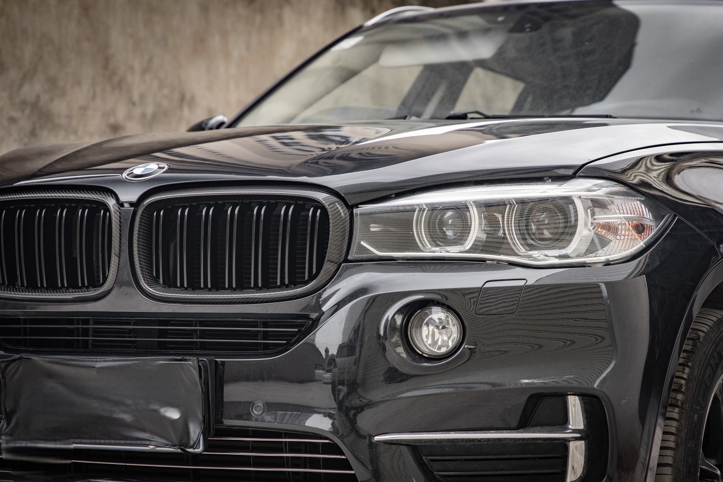 BMW X5 xDrive50i eDrive F15 2014 2015 2016 2017 2018 &?X6 M50d xDrive50i s/xDrive35i xDrive40d xDrive30d F16 2015 2016 2017 2018 2019?with Aftermarket Parts - Dual Slat Front Kidney Grill?Carbon Fiber from Aero Republic
