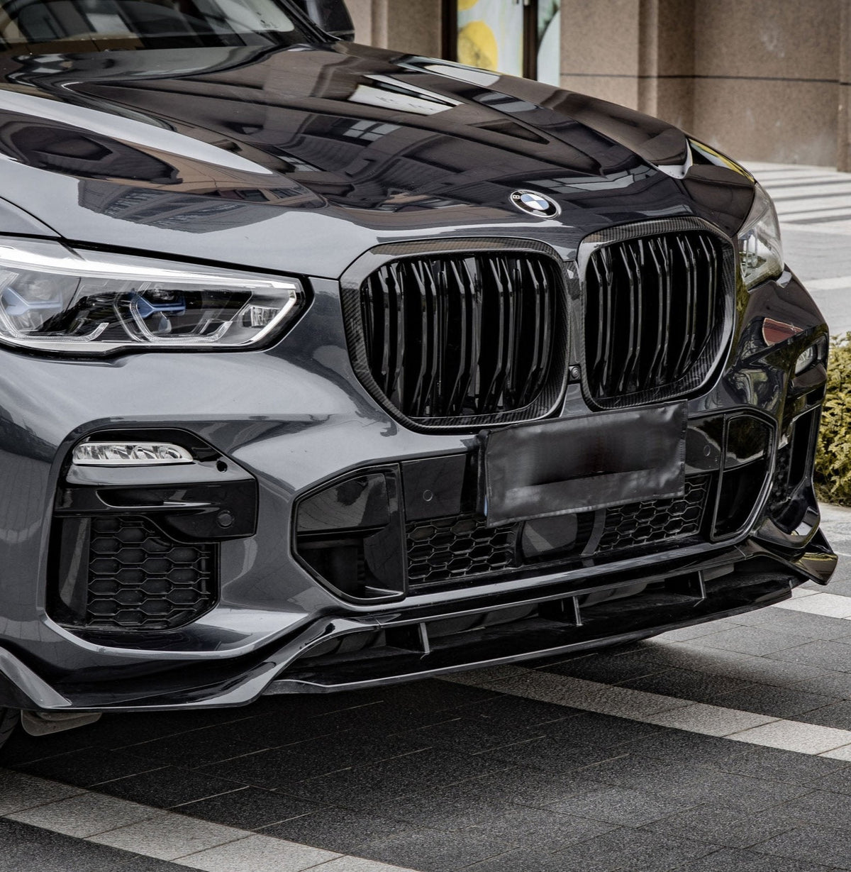 BMW X5 G05 M50i x/s Drive 40i Pre-LCI 2019 2020 2021 2022 2023 with Aftermarket Parts - Dual Slat Front Kidney Grill Pre-preg Carbon Fiber from Aero Republic