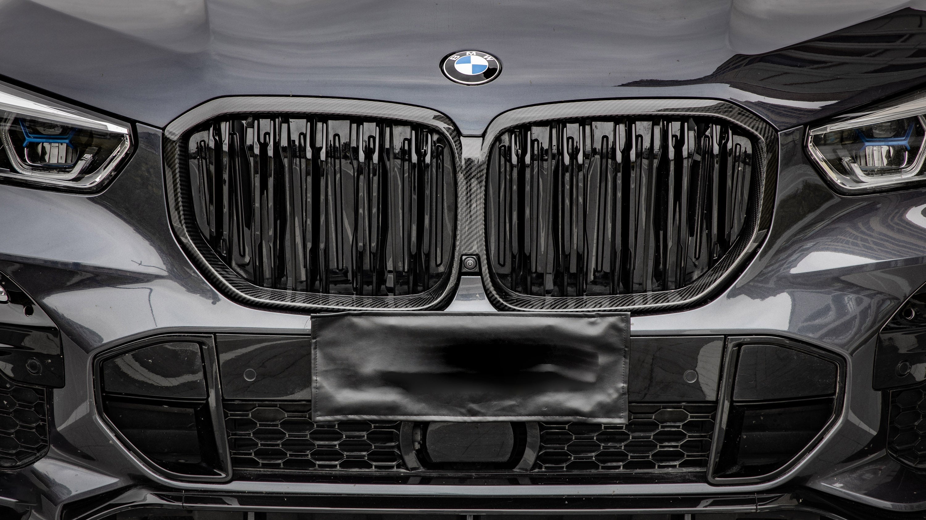 BMW X5 G05 M50i x/s Drive 40i Pre-LCI 2019 2020 2021 2022 2023 with Aftermarket Parts - Dual Slat Front Kidney Grill Pre-preg Carbon Fiber from Aero Republic