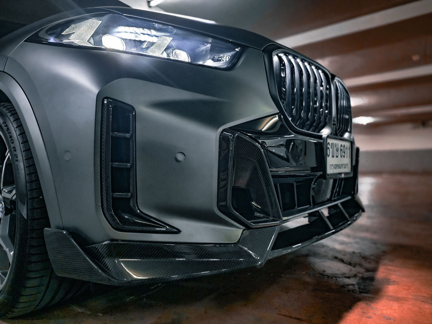 BMW X5 M60i s/x Drive 40i xDrive 50e G05 LCI 2024-ON with Aftermarket Parts - MP Style Front Bumper Side Vent Valences Trim?Carbon Fiber from Aero Republic