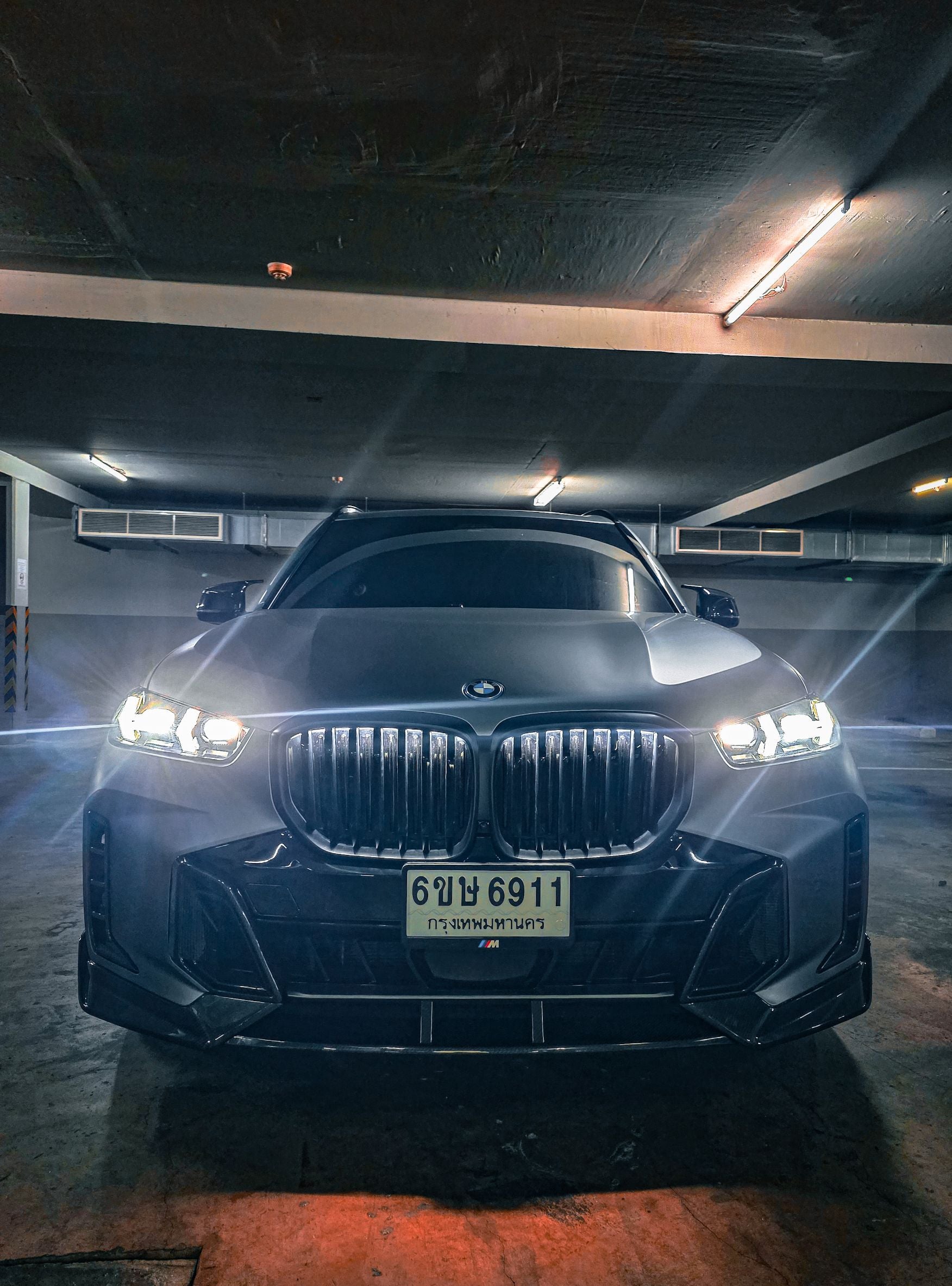 BMW X5 M60i s/x Drive 40i xDrive 50e G05 LCI 2024-ON with Aftermarket Parts - MP Style Front Bumper Side Vent Valences Trim?Carbon Fiber from Aero Republic