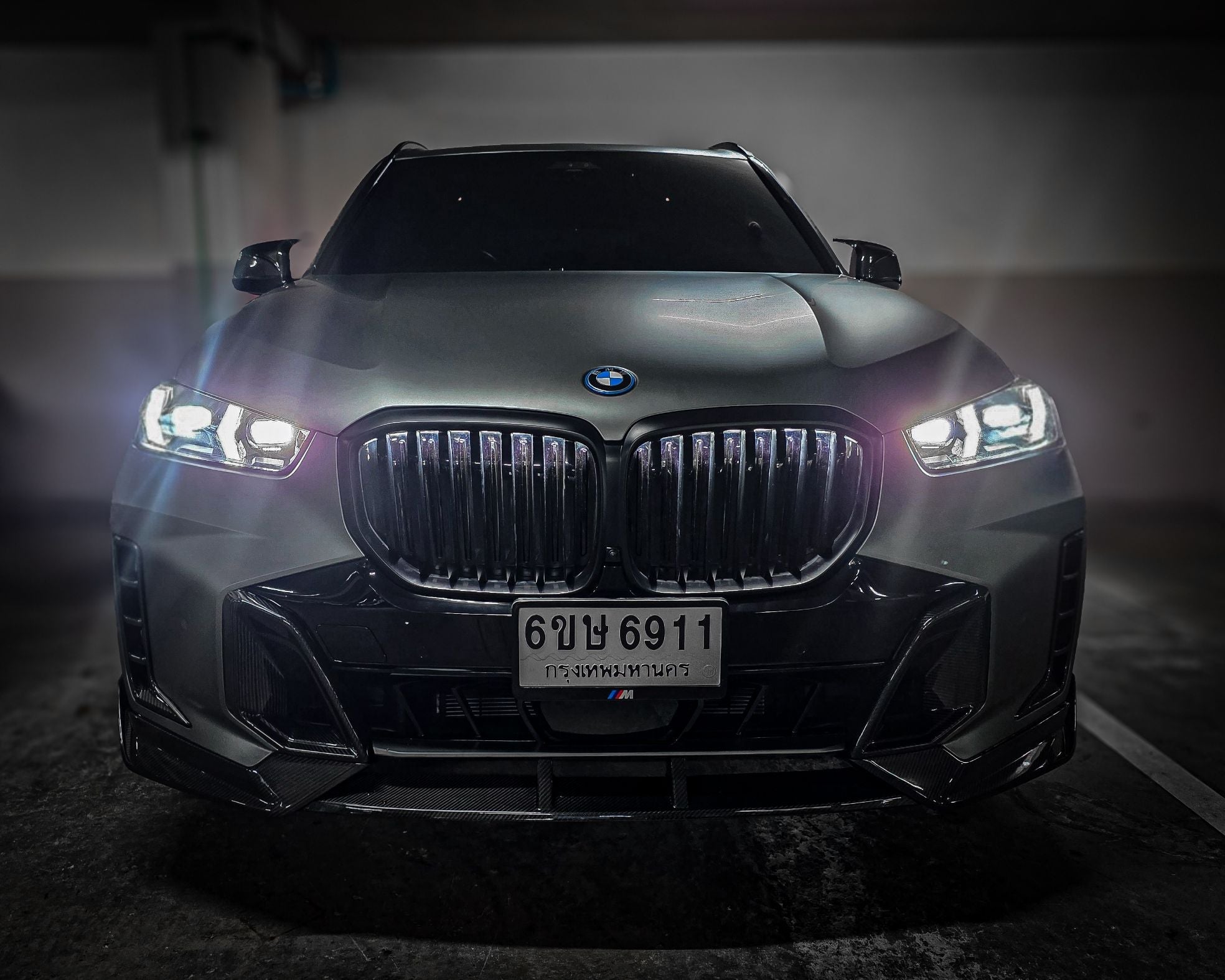 BMW X5 M60i s/x Drive 40i xDrive 50e G05 LCI 2024-ON with Aftermarket Parts - OE Style Front Bumper Vent Valences Trim?Carbon Fiber from Aero Republic