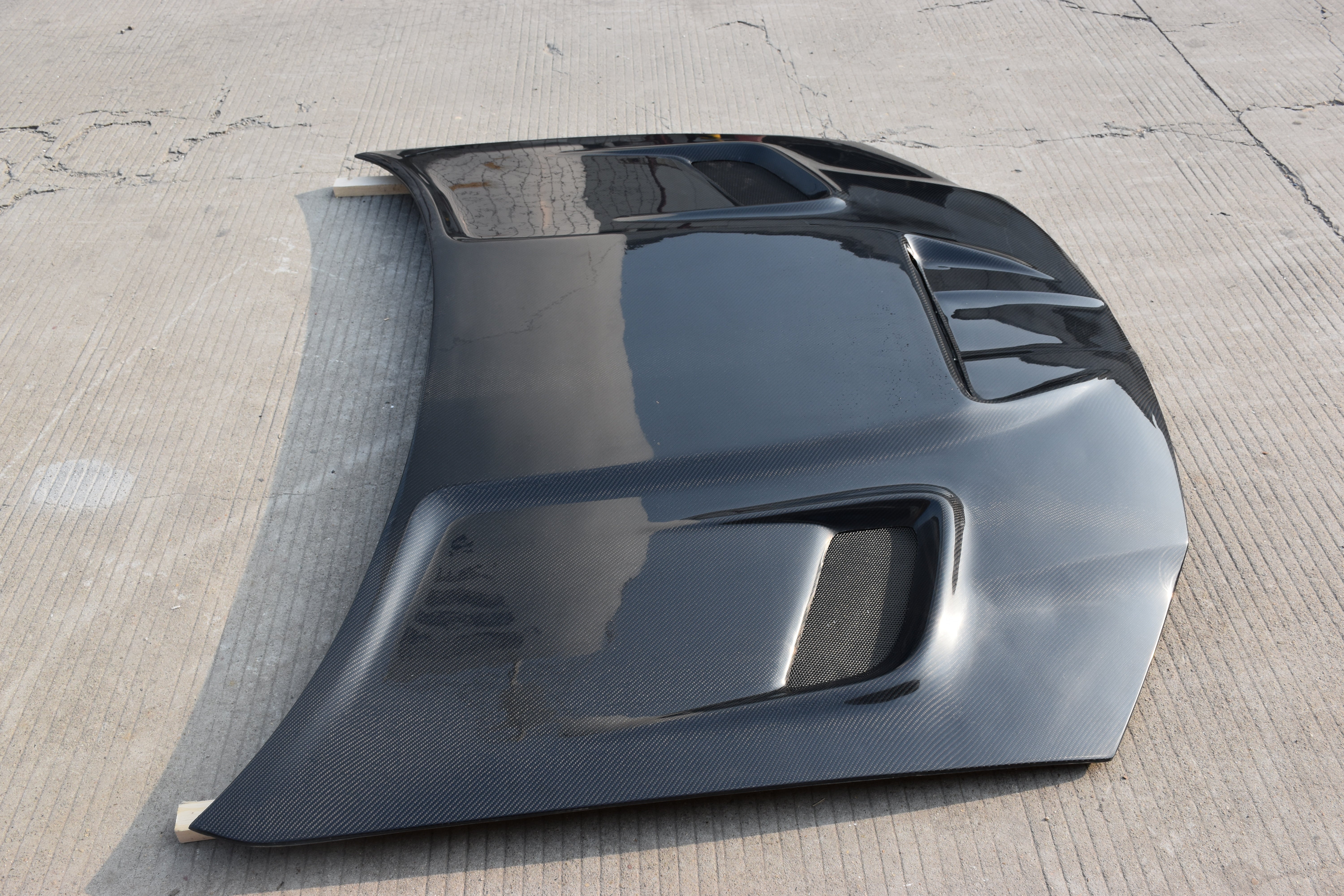 Chrysler 300C 2011 2012 2013 2014 2015 2016 2017 2018 2019 2020 2021 2022 2023 with Aftermarket Parts - Hood Carbon Fiber / FRP from Aero Republic