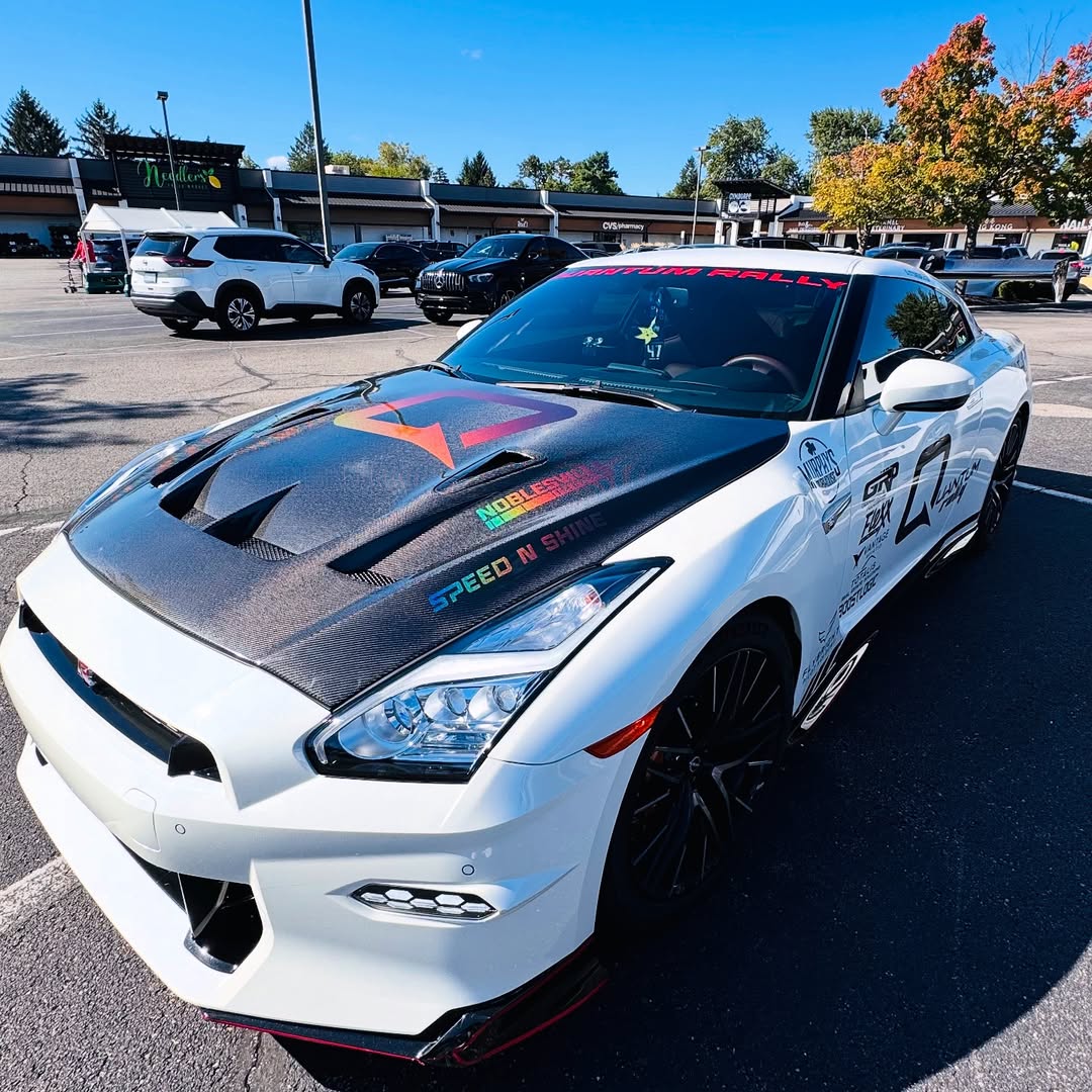 Nissan GTR Nismo T-Spec Premium Pure 2017-2024 (for installation on 2008-2016 vehicles, 2017-2024 front bumper is recommended) with Aftermarket Parts - DP Style Hood Bonnet Carbon Fiber / FRP from CMST Tuning

