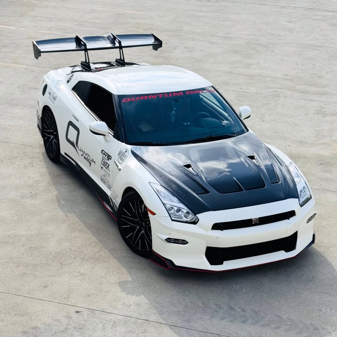 Nissan GTR Nismo T-Spec Premium Pure 2017-2024 (for installation on 2008-2016 vehicles, 2017-2024 front bumper is recommended) with Aftermarket Parts - DP Style Hood Bonnet Carbon Fiber / FRP from CMST Tuning
