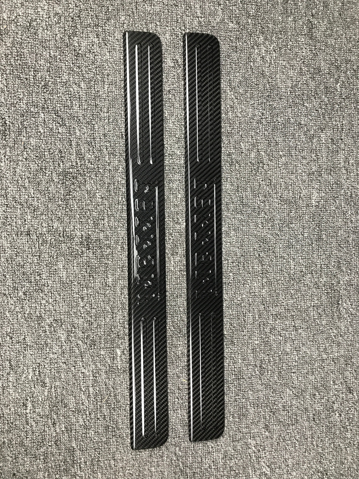Ferrari 488 GTB & Spider 2016 2017 2018 2019 2020 with Aftermarket Parts - 1:1 Pista Style (With & Without?Logo) Outside Door Sill Plate?Carbon Fiber