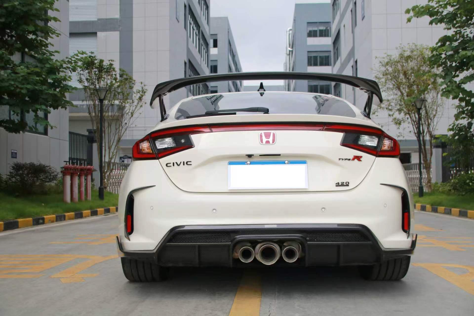 Honda Civic Type-R FL5 2023-ON with Aftermarket Parts - Rear Diffuser Carbon Fiber from Aero Republic
