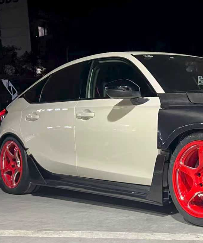 Honda Civic Type-R FL5 2023-ON with Aftermarket Parts - Time Attack Side Skirts Carbon Fiber from Aero Republic