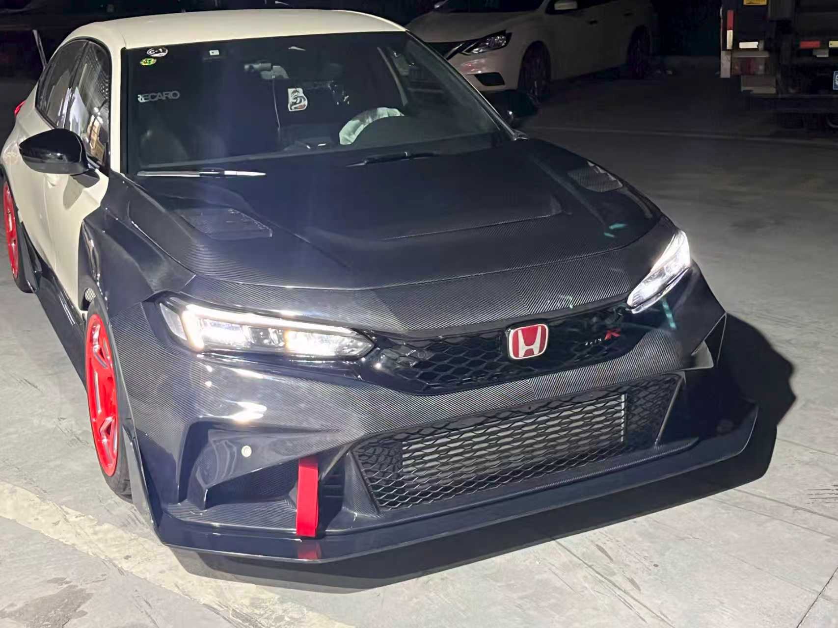 Honda Civic Type-R FL5 2023-ON with Aftermarket Parts - Time Attack Side Skirts Carbon Fiber from Aero Republic