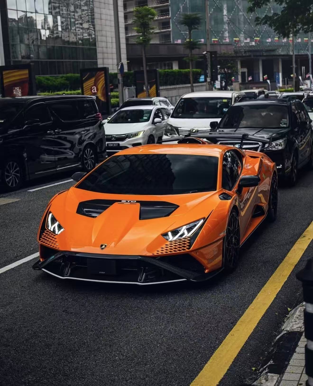 Lamborghini Huracan STO 2021 2022 2023 2024 with Aftermarket Parts - 1:1 Clamshell Replacement Front Bumper Hood Pre-preg Carbon Fiber / FRP from Aero Republic