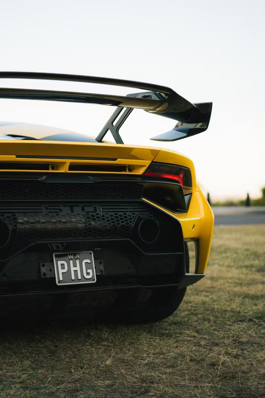 Lamborghini Huracan STO 2021 2022 2023 2024 with Aftermarket Parts - 1:1 STO OEM Style Rear Diffuser?Pre-preg Carbon Fiber / FRP from Aero Republic