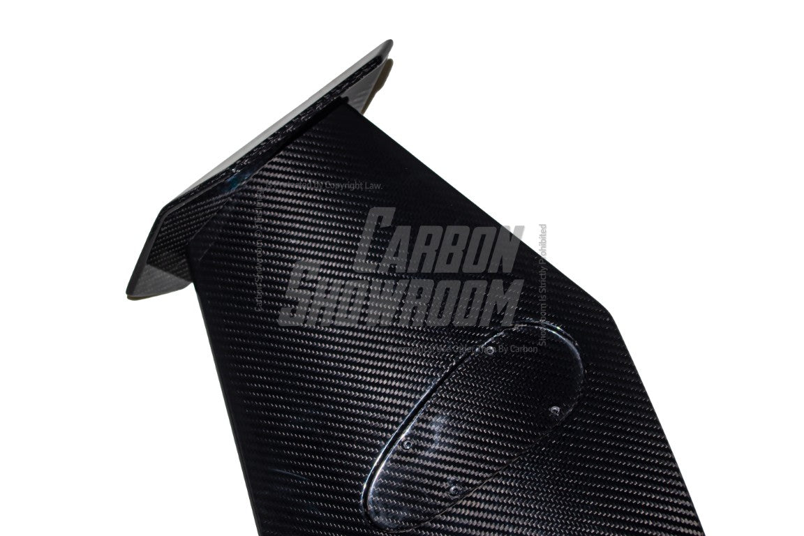 Lamborghini Urus 2019 2020 2021 2022?with Aftermarket Parts - M Style Rear Wing?Carbon Fibe from Aero Republic