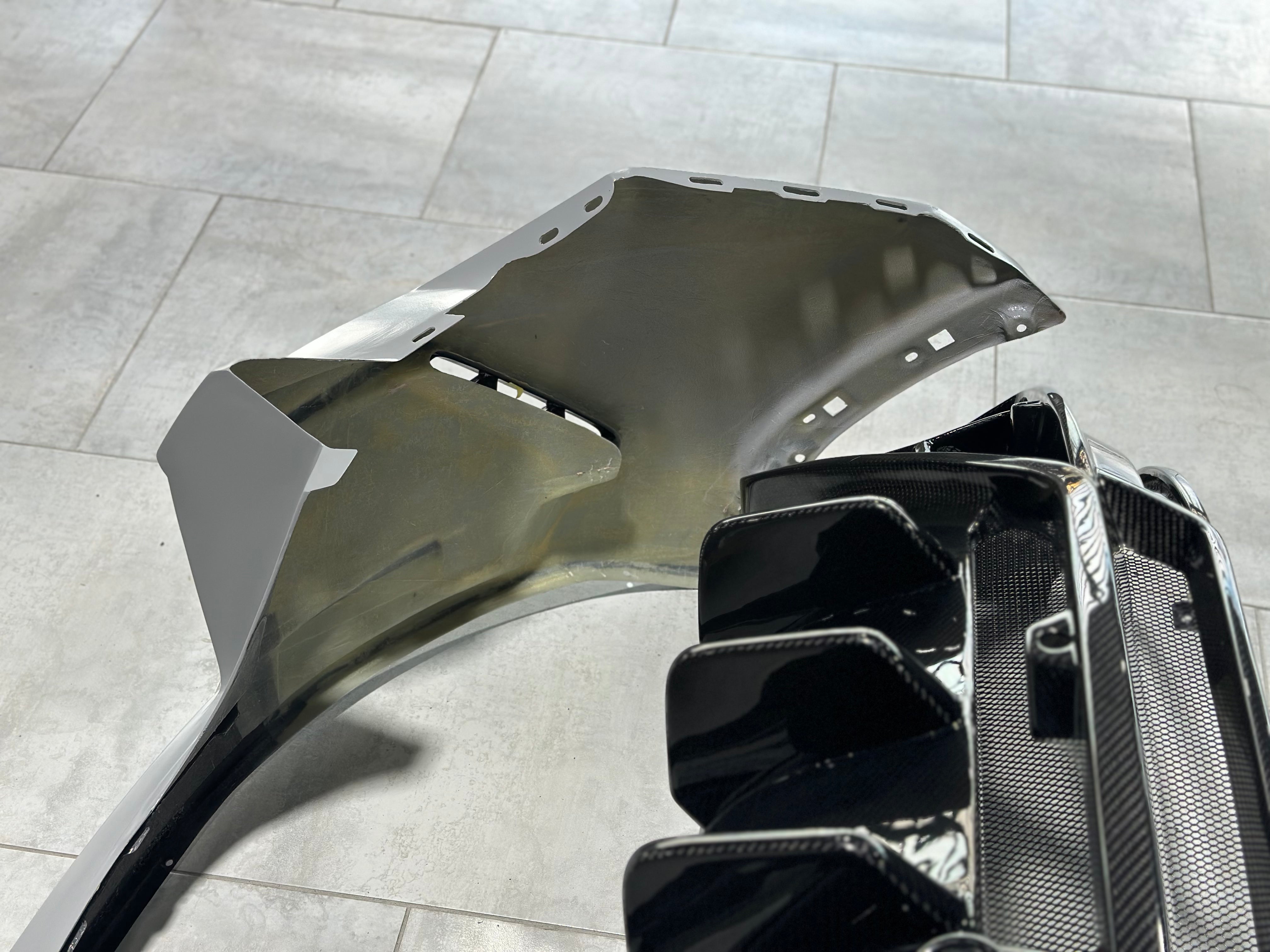 Lamborghini Urus 2019 2020 2021 2022 with Aftermarket Parts - M Style?Rear Bumper & Diffuser Carbon Fiber from Aero Republic