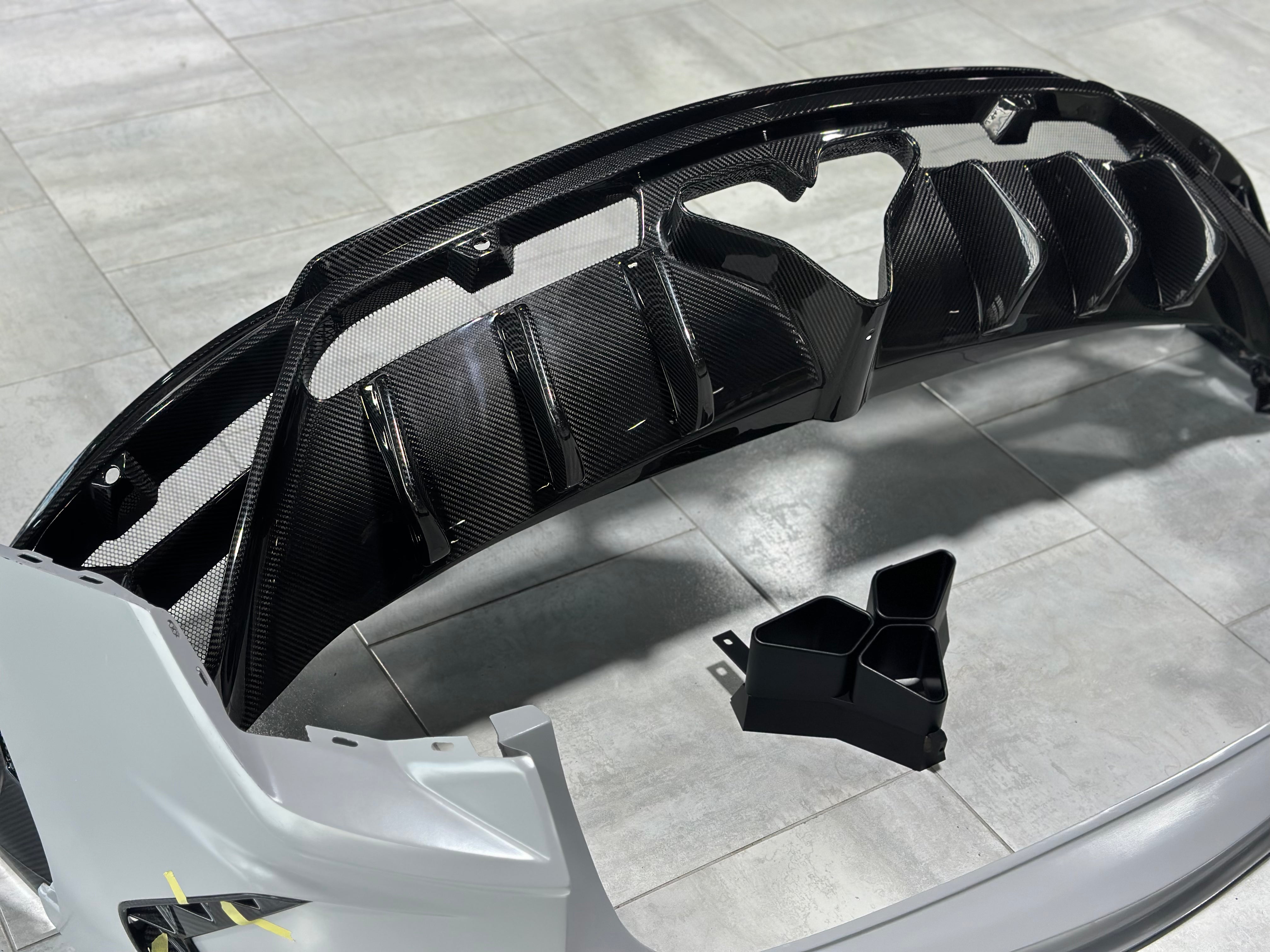 Lamborghini Urus 2019 2020 2021 2022 with Aftermarket Parts - M Style?Rear Bumper & Diffuser Carbon Fiber from Aero Republic
