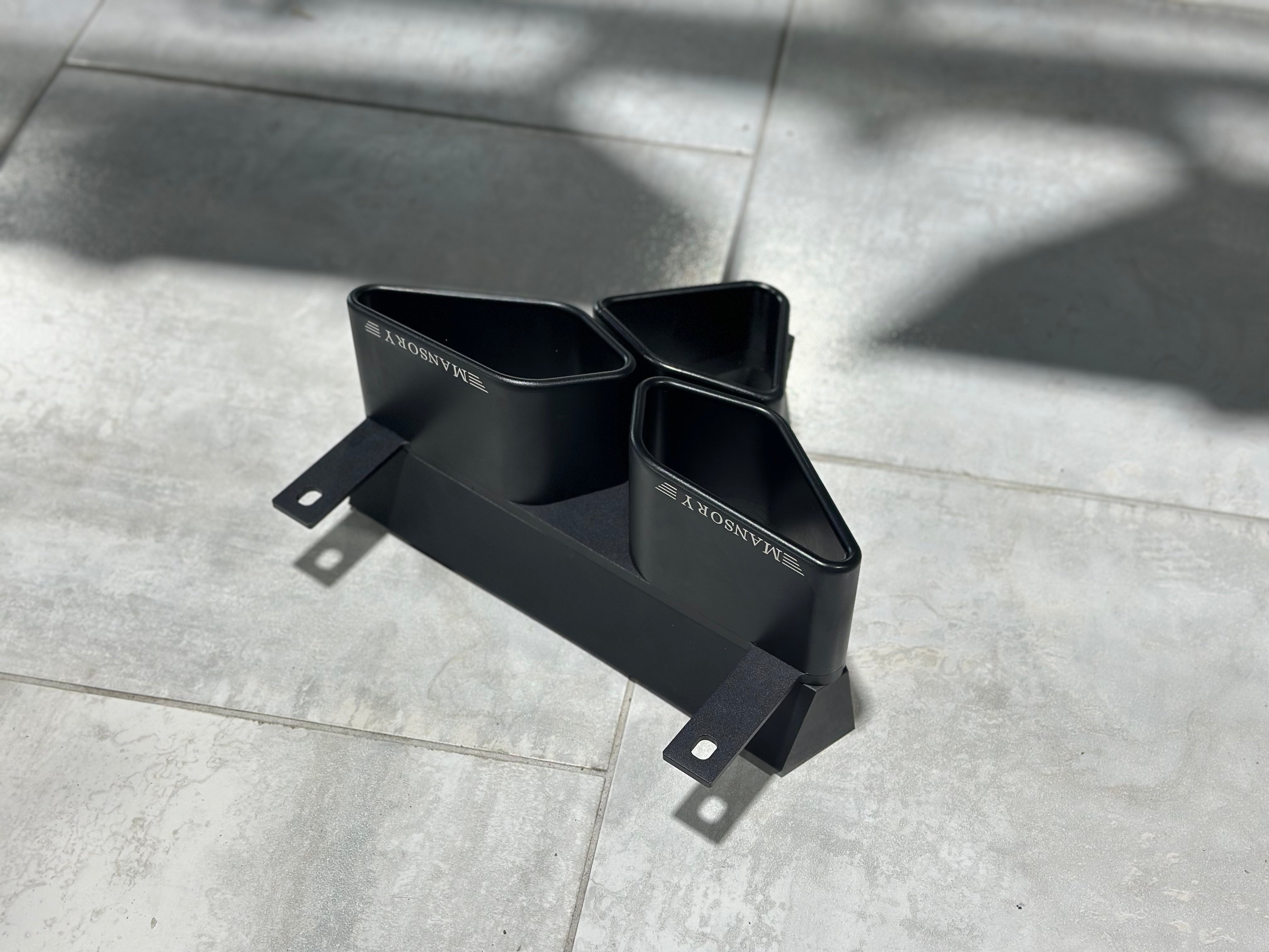 Lamborghini Urus 2019 2020 2021 2022 with Aftermarket Parts - M Style?Rear Bumper & Diffuser Carbon Fiber from Aero Republic