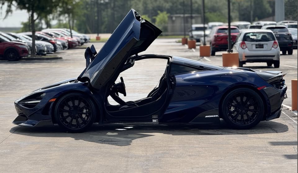 McLaren 720S 2018 2019 2020 2021 2022 2023 with Aftermarket Parts - RF Style Side Skirts?Carbon Fiber?from Aero Republic