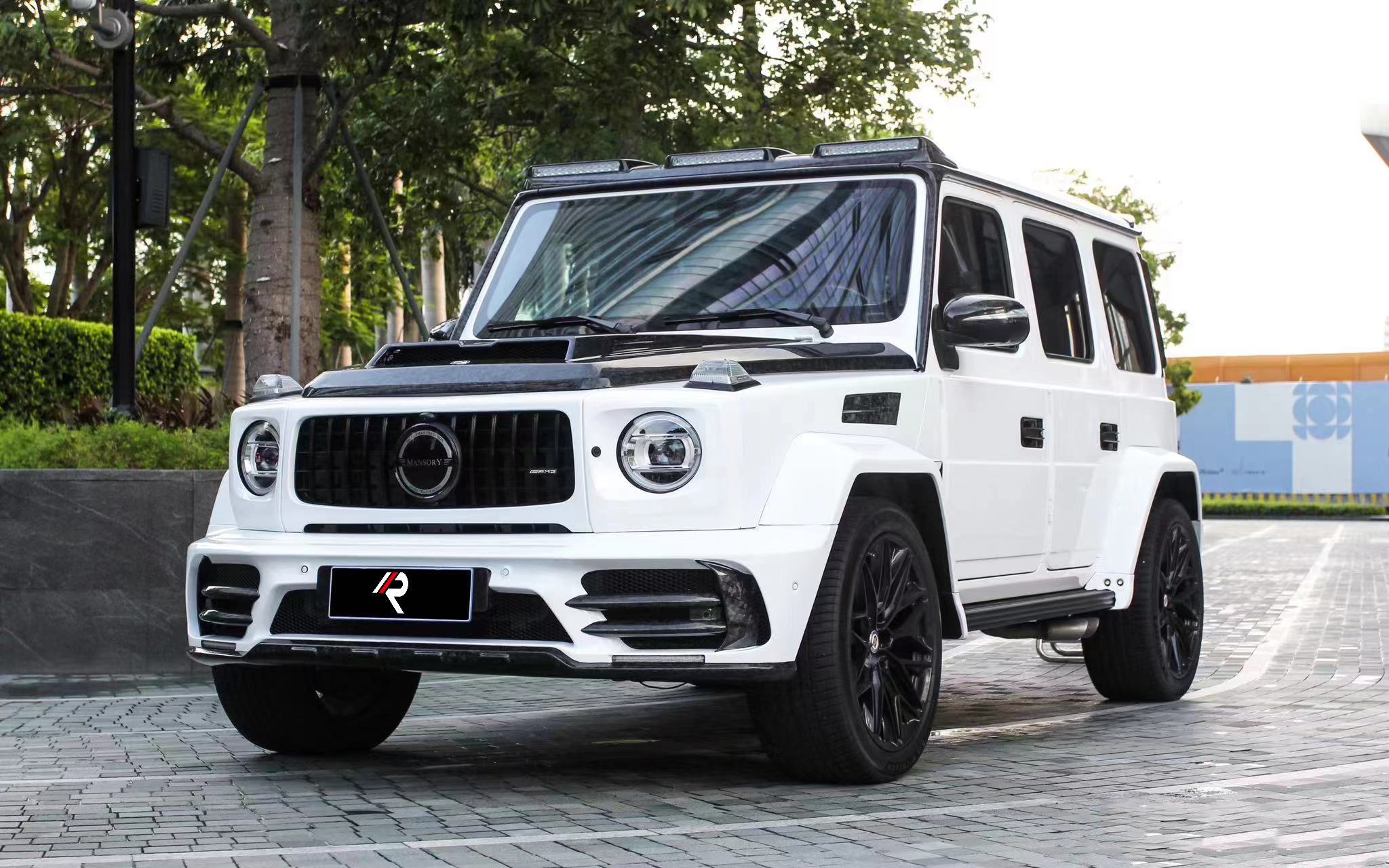 Mercedes Benz G63 AMG G550 W463 W464 2019-ON with Aftermarket Parts - M Style Roof Lighting Carbon Fiber from Aero Republic
