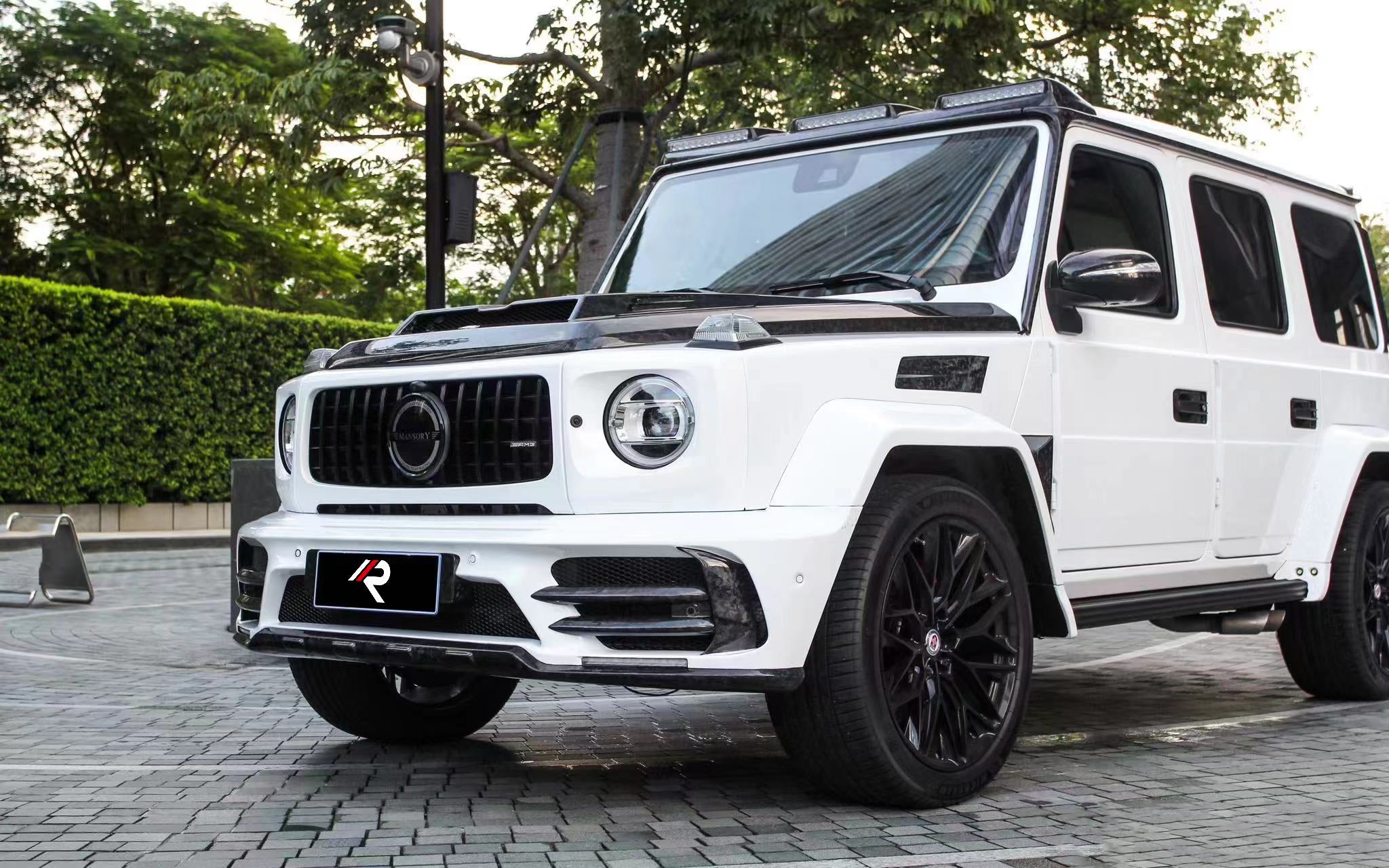 Mercedes Benz G63 AMG G550 W463 W464 2019-ON with Aftermarket Parts - M Style Roof Lighting Carbon Fiber from Aero Republic