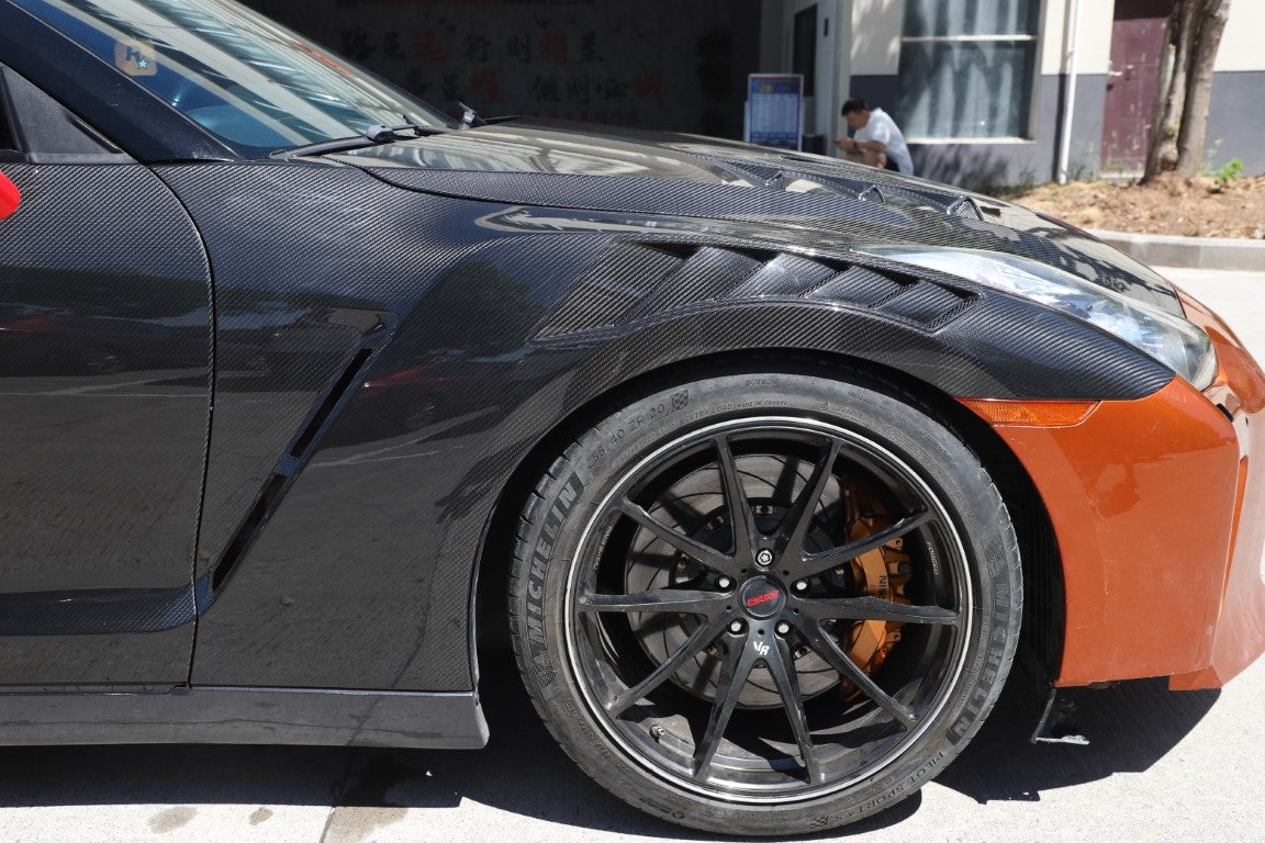 Nissan GTR R35 EBA 2008 2009 2010 2011 2012 2013 2014 2015 2016 2017 2018 2019 2020 2021 2022 2023 2024 with Aftermarket Parts - Nismo Style Front Fenders Dry Pre-preg Carbon Fiber from Aero Republic