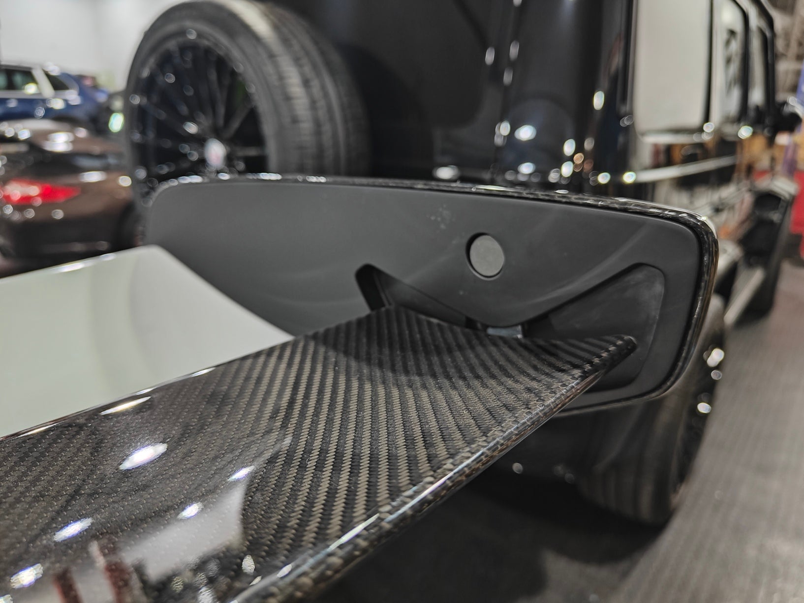 Porsche 911 992.1 GT3RS 2023 2024 2025 with Aftermarket Parts - Rear Wing End Plate Carbon Fiber from Aero Republic