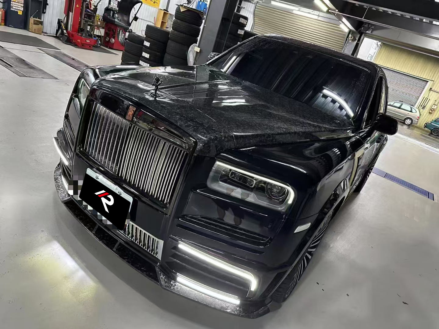 Your Rolls-Royce Cullinan 2019 2020 2021 2022 2023 2024 with Aftermarket Parts - M Style Front Bumper Vent Lighting Dry Pre-preg Carbon Fiber from Aero Republic