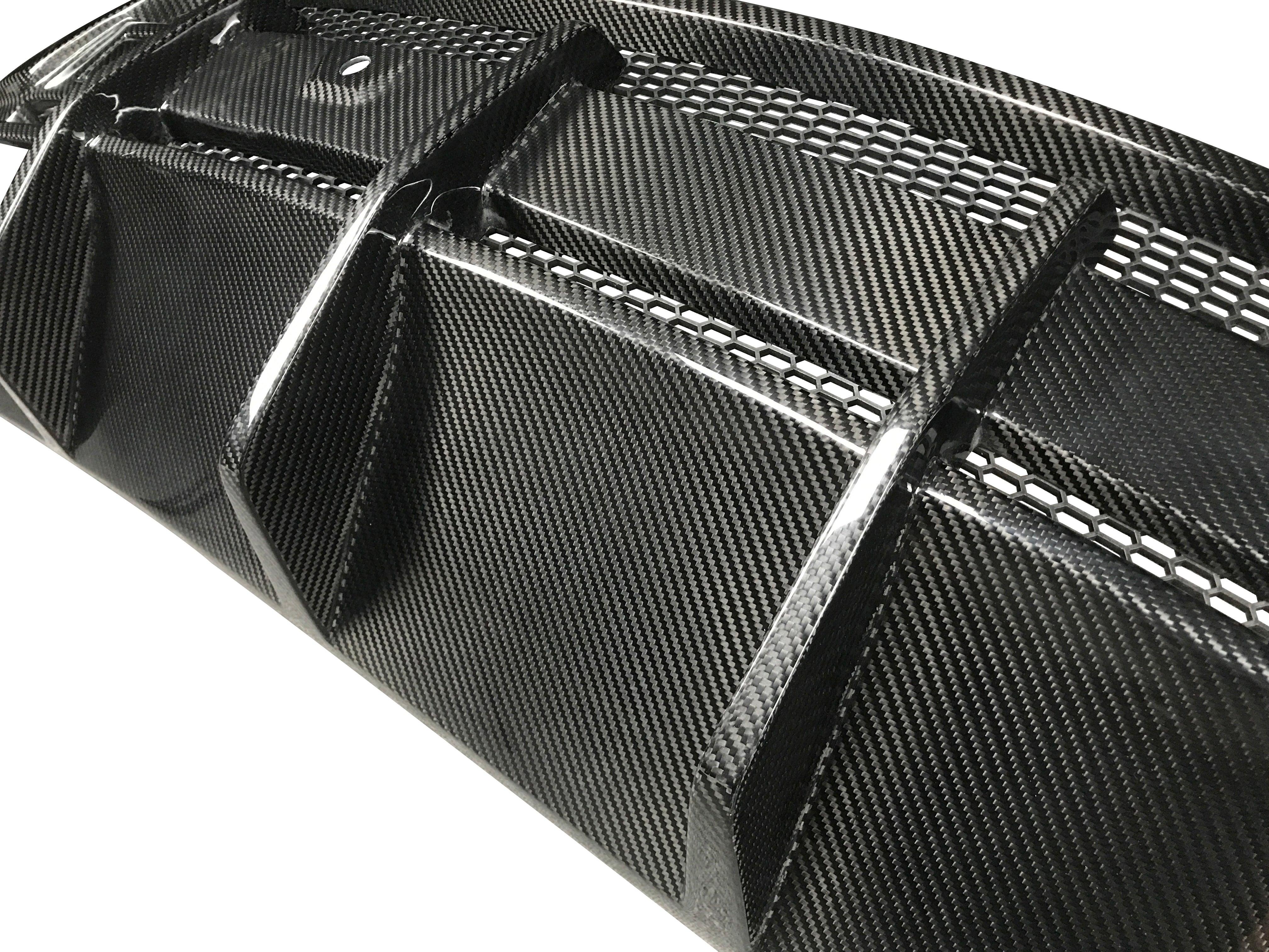 Lamborghini Urus Aftermarket Parts - TC Style Carbon Fiber Rear Diffuser