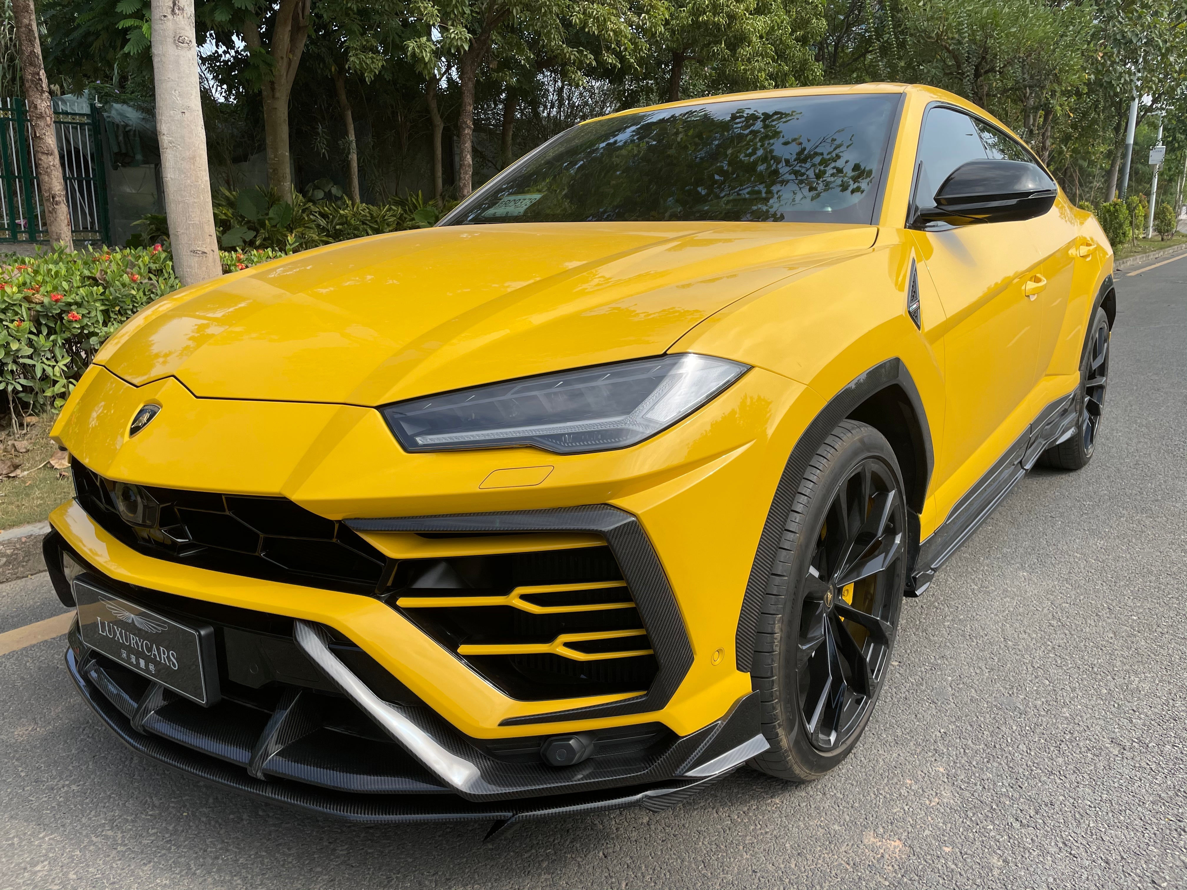 Lamborghini Urus Aftermarket Parts - TC Style Carbon Fiber Front Lip Splitter - Lamborghini Urus