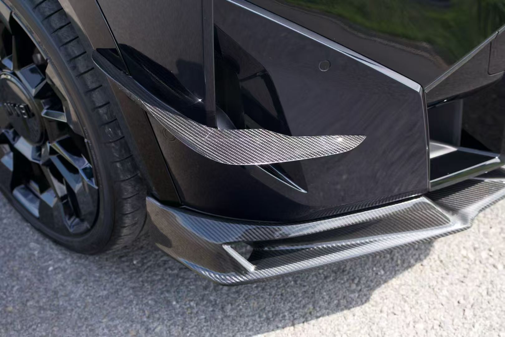 BMW XM / XM Label Red G09 2023-ON with Aftermarket Parts - AE Front Lip Pre-preg Carbon Fiber from ArmorExtend
