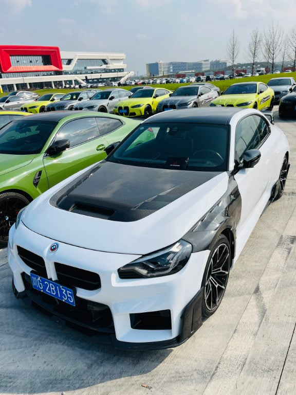 BMW M2 & M2C G87 2023 2024?with Aftermarket Parts - AE V2 Style Front Fenders Carbon Fiber from ArmorExtend
