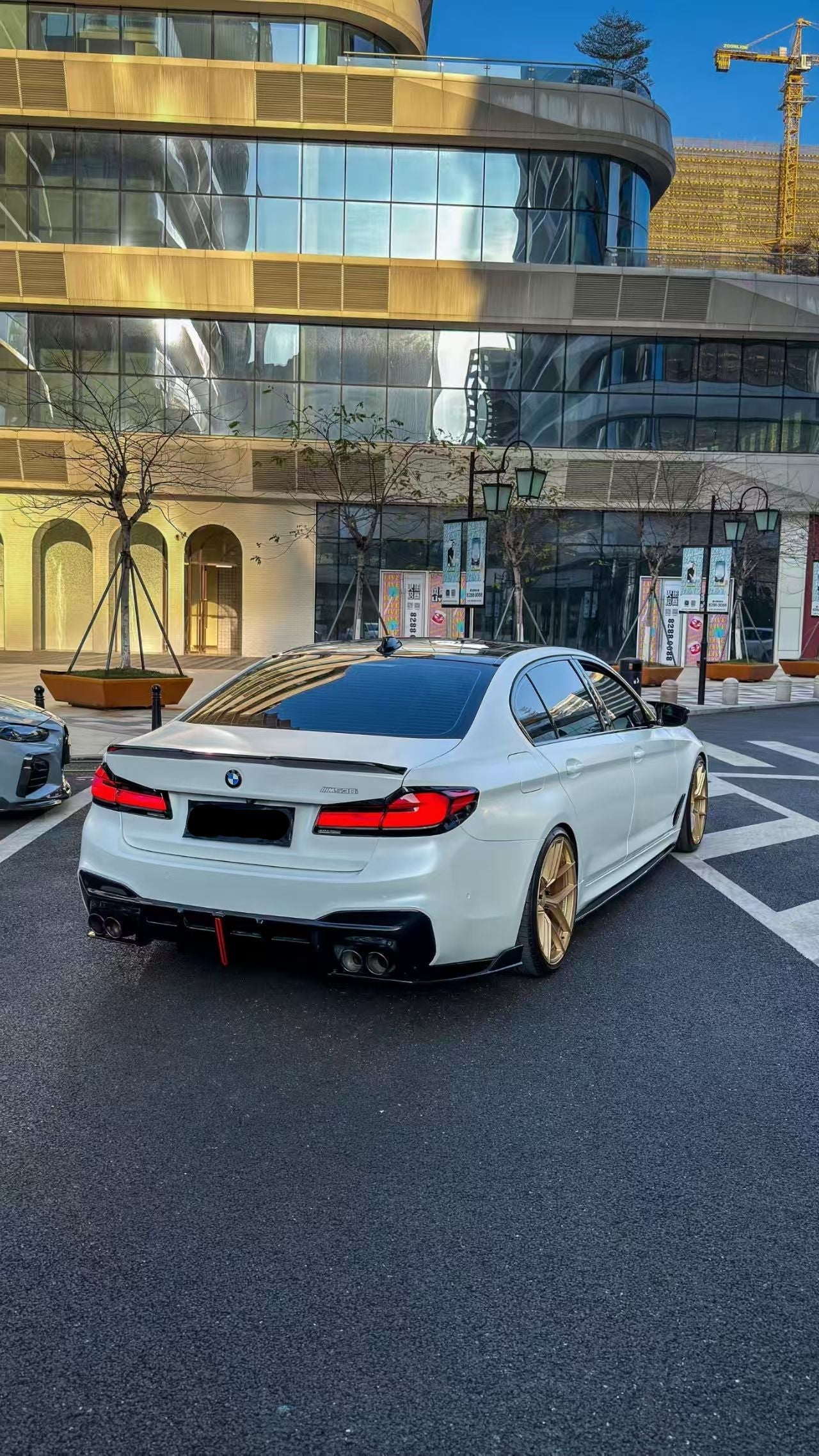 BMW M5/M5C F90 (Fits Both Pre-LCI & LCI) 2018-ON &?5 Series G30 540i M550i (With M-Package Bumper) G30 G31 (Fits Both Pre-LCI & LCI) 2017-ON with Aftermarket Parts - AE Style ABS Rear Diffuser & Rear Canards from ArmorExtend