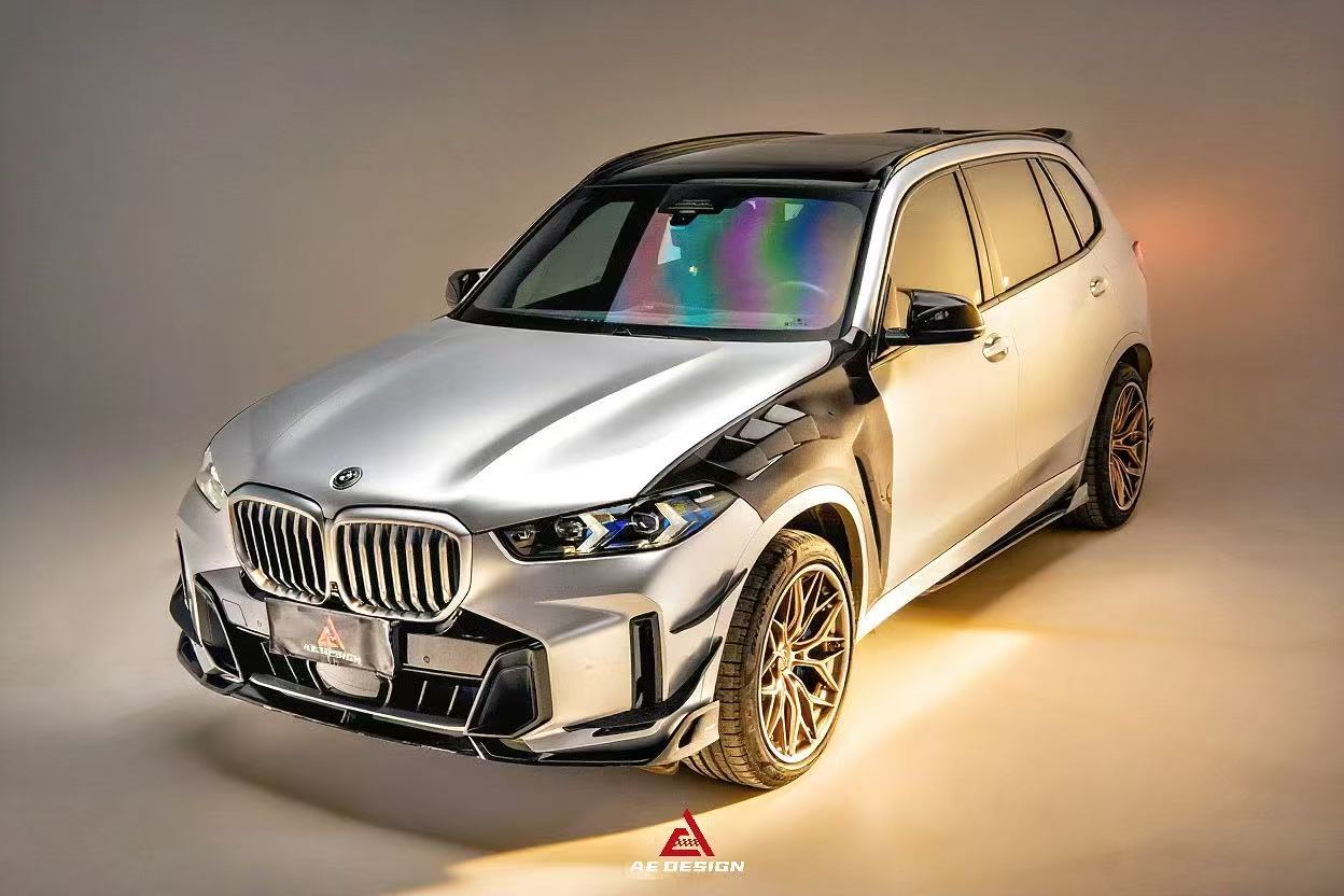 BMW X5 G05 M50i X/S Drive 40i (with M-Package) (Fits Both Pre-LCI & LCI) 2019 2020 2021 2022 2023 2024 & X5M X5MC F95 (Fits Both Pre-LCI & LCI) 2020 2021 2022 2023 2024 with Aftermarket Parts - AE Front Fenders Dry Pre-Preg Carbon Fiber from ArmorExtend