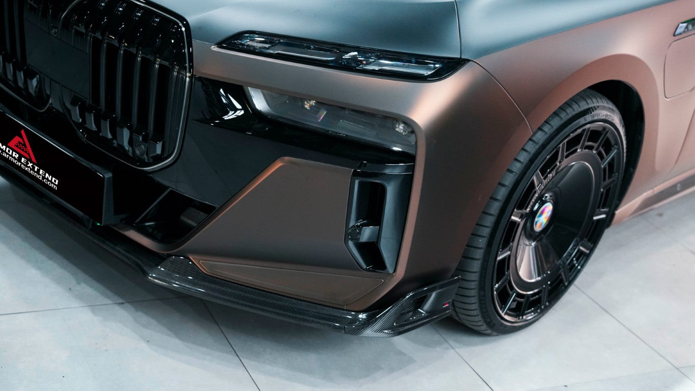 BMW i7 M70 / xDrive60 / eDrive50 G70 2023-ON &?7 Series 760i xDrive / 750e xDrive / 740i xDrive / 740i G70 2023-ON with Aftermarket Parts - AE Style Vacuumed Carbon Front Lip & side splitters?from ArmorExtend 