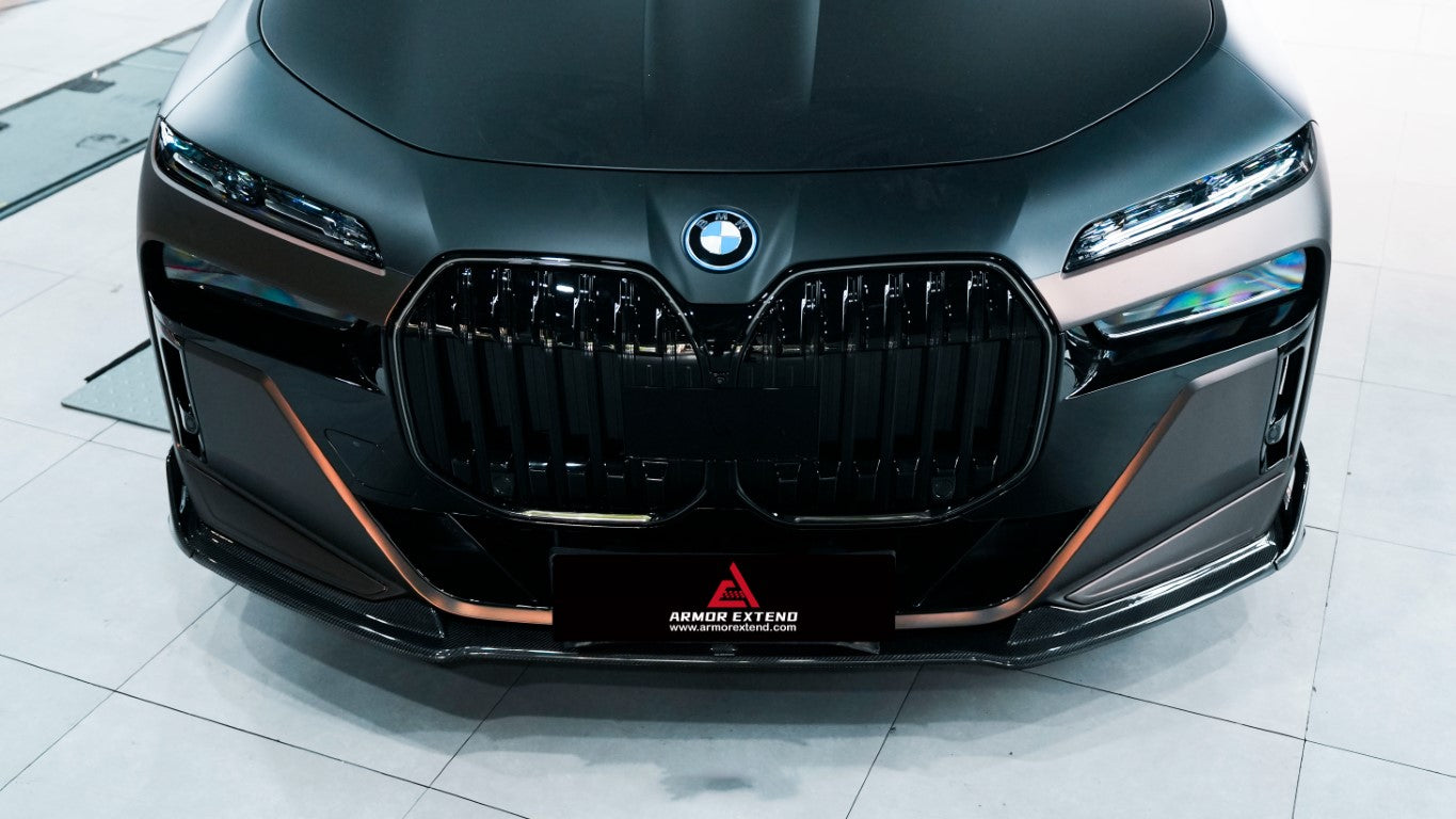 BMW i7 M70 / xDrive60 / eDrive50 G70 2023-ON &?7 Series 760i xDrive / 750e xDrive / 740i xDrive / 740i G70 2023-ON with Aftermarket Parts - AE Style Vacuumed Carbon Front Lip & side splitters?from ArmorExtend 