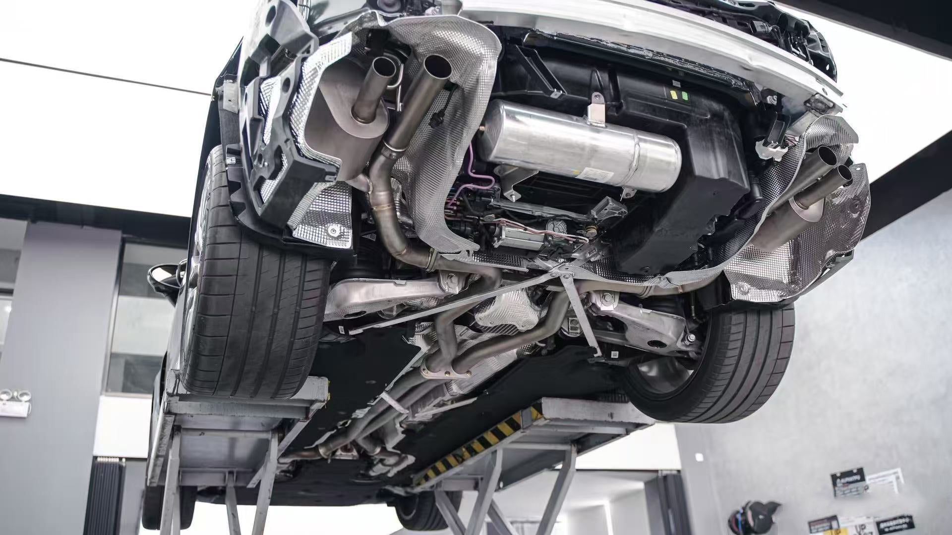 Porsche Panamera 976 E-Hybird 2024-ON with Aftermarket Parts - Catback Exhaust Quadtips with Valve Stainless Steel / Titanium from?ArmorExtend