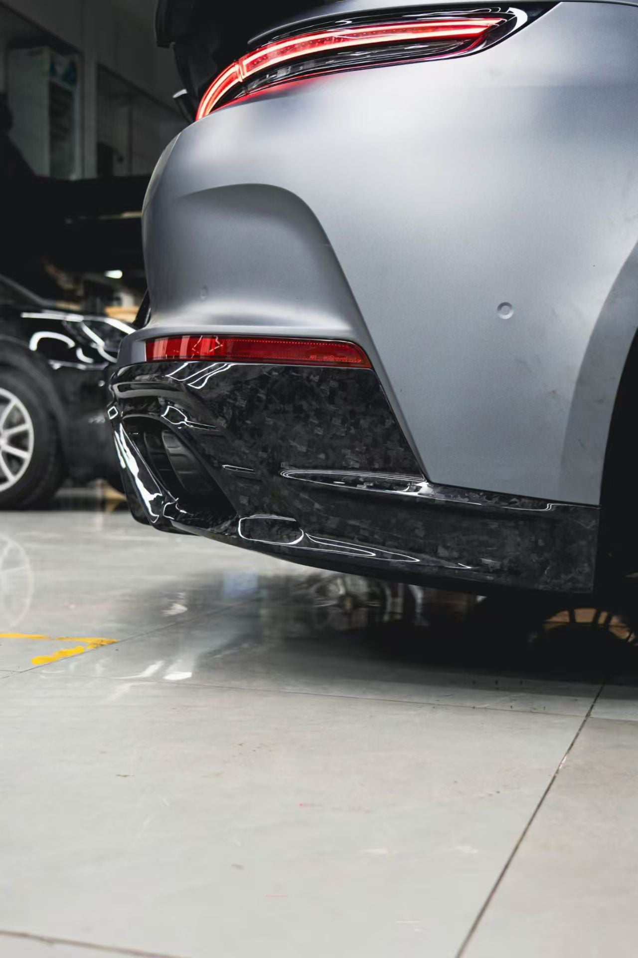 Porsche Panamera 976 Base 4 4S E-Hybird GTS Turbo 2024-ON with Aftermarket Parts - AE Desgin ART Rear Diffuser Carbon Fiber?from ArmorExtend 