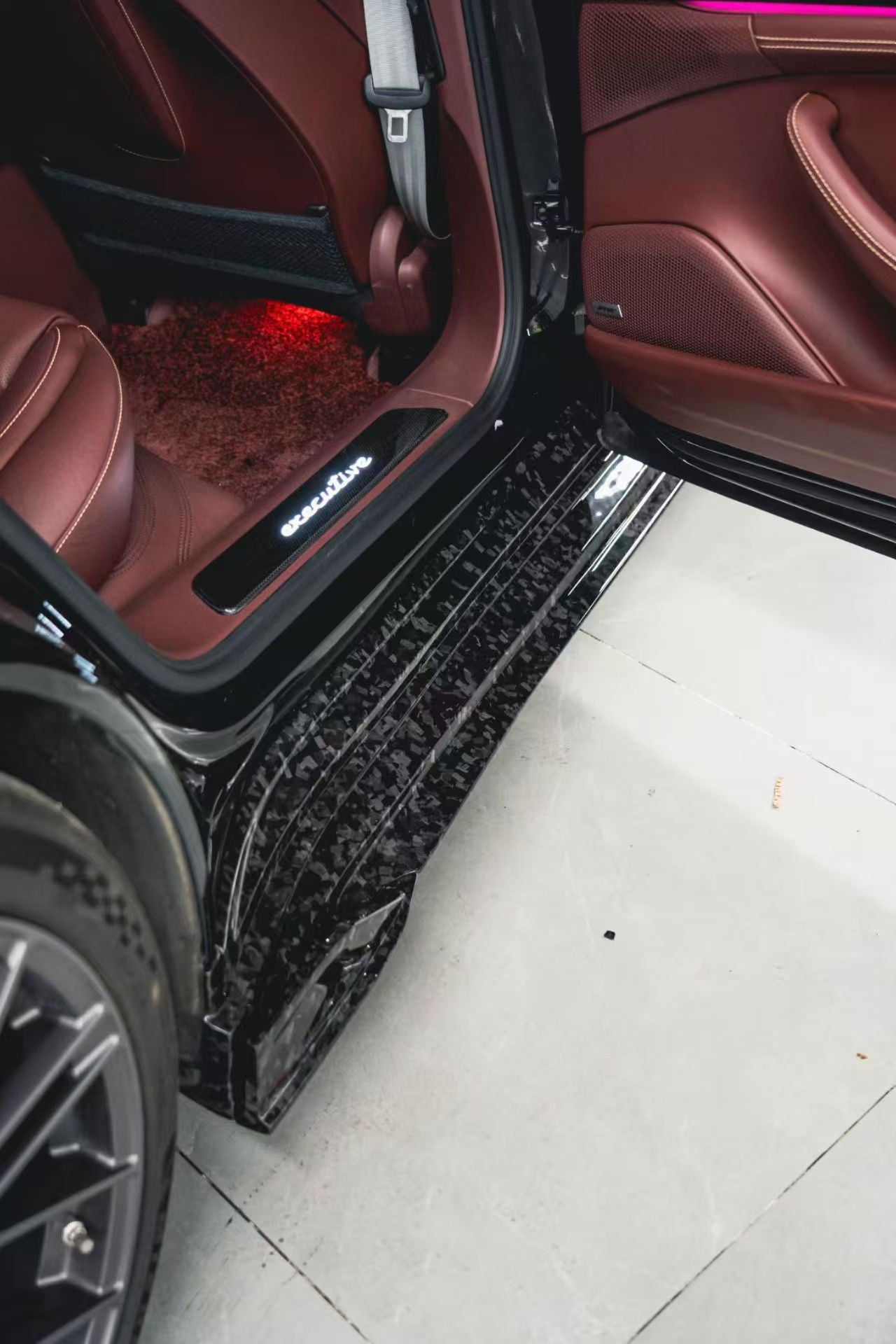 Porsche Panamera 976 Base 4 4S E-Hybird GTS Turbo 2024-ON with Aftermarket Parts - AE Desgin ART Side Skirts Carbon Fiber?from ArmorExtend