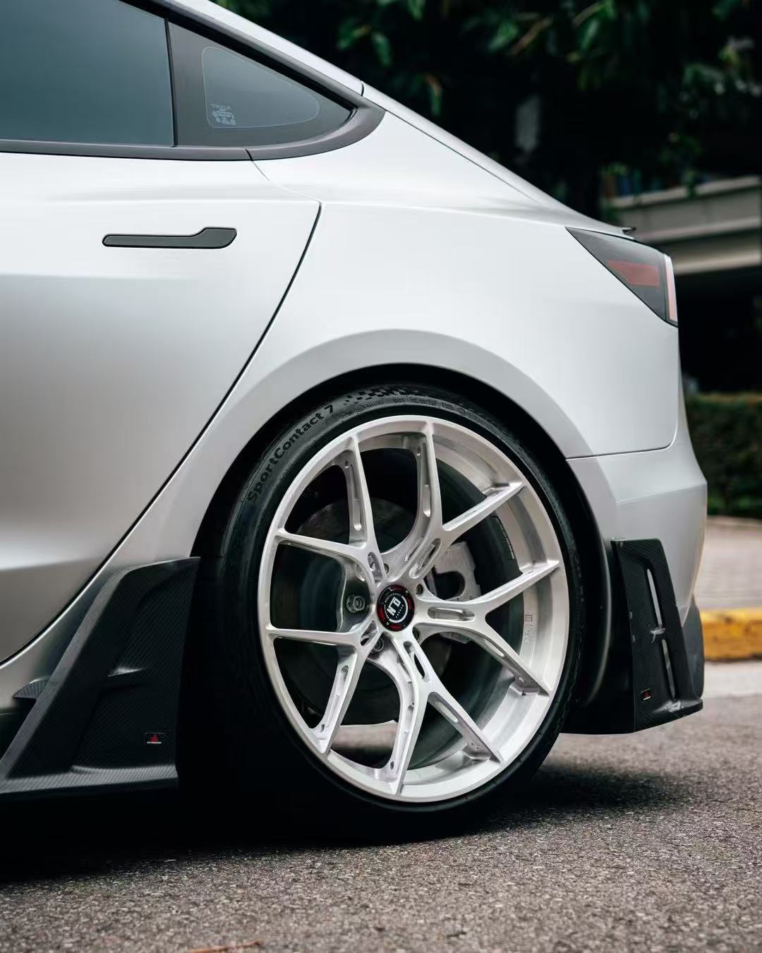 Tesla Model 3 Highland / Performance 2024-ON with Aftermarket Parts - AE Style Side Skirts & Canards Carbon Fiber from?ArmorExtend