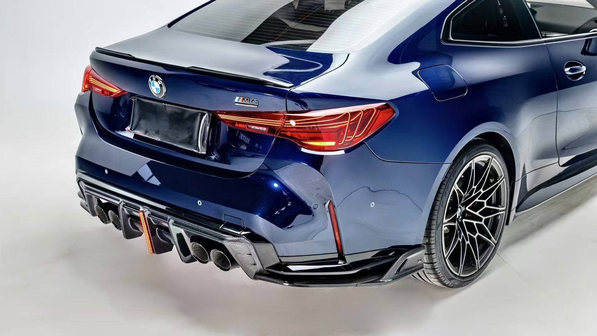 BMW M3 G80 G81 2021-ON & M4 G82 G83 2021-ON with Aftermarket Parts - V3 Rear Diffuser & Rear Canards Carbon Fiber from?ArmorExtend