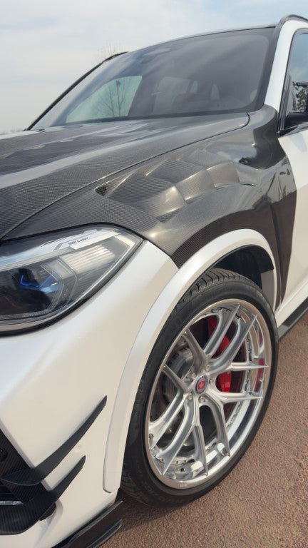 BMW X5 G05 M50i X/S Drive 40i (with M-Package) (Fits Both Pre-LCI & LCI) 2019 2020 2021 2022 2023 2024 &?X5M X5MC F95 (Fits Both Pre-LCI & LCI) 2020 2021 2022 2023 2024?with Aftermarket Parts - AE Front Fenders Pre-Preg Carbon Fiber?from ArmorExtend