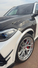 BMW X5 G05 M50i X/S Drive 40i (with M-Package) (Fits Both Pre-LCI & LCI) 2019 2020 2021 2022 2023 2024 &?X5M X5MC F95 (Fits Both Pre-LCI & LCI) 2020 2021 2022 2023 2024?with Aftermarket Parts - AE Front Fenders Pre-Preg Carbon Fiber?from ArmorExtend